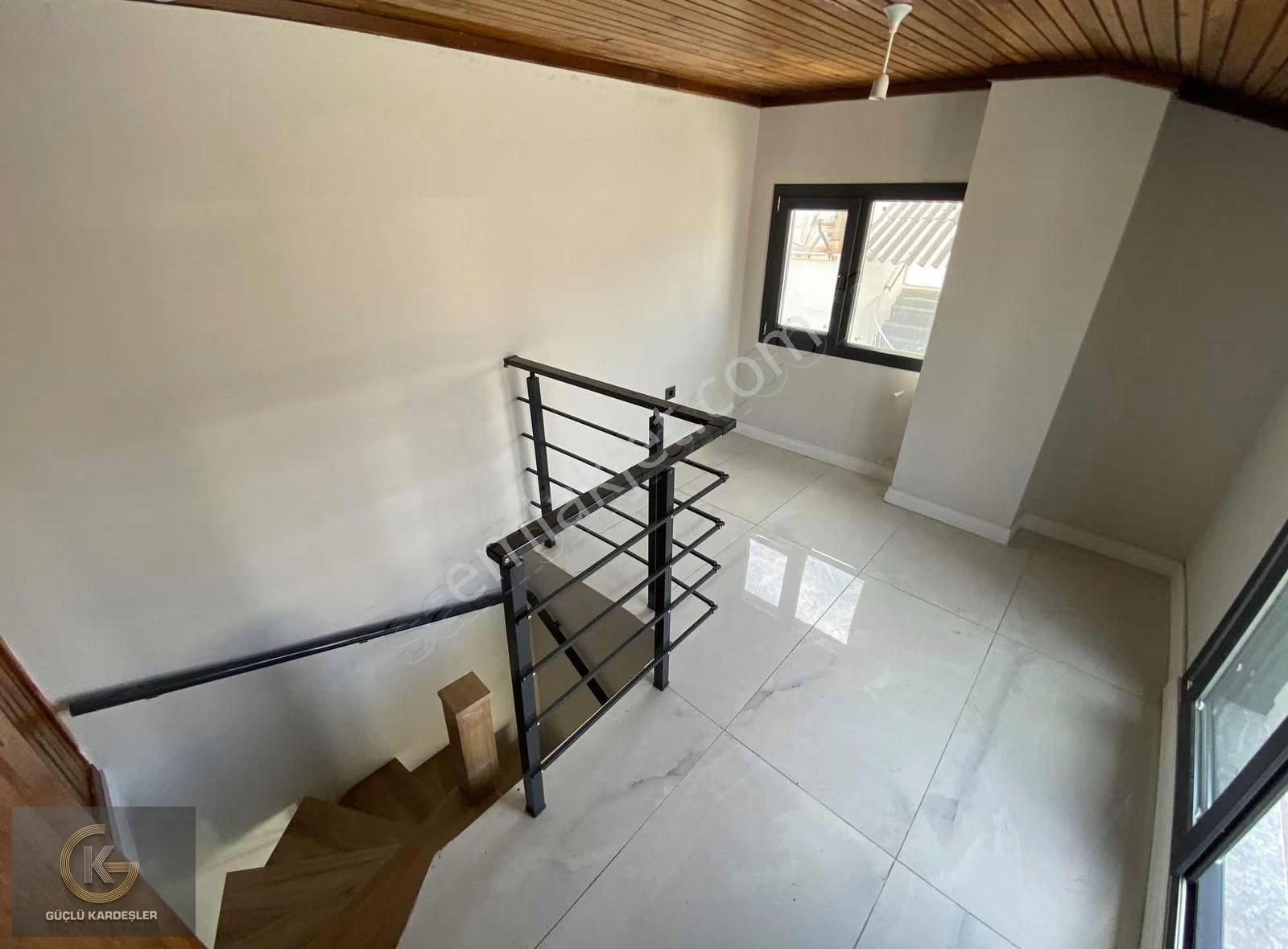 Güçlü Kardeşler Denize 150mt 1+1 Teraslı Dubleks Daire - Görsel 9