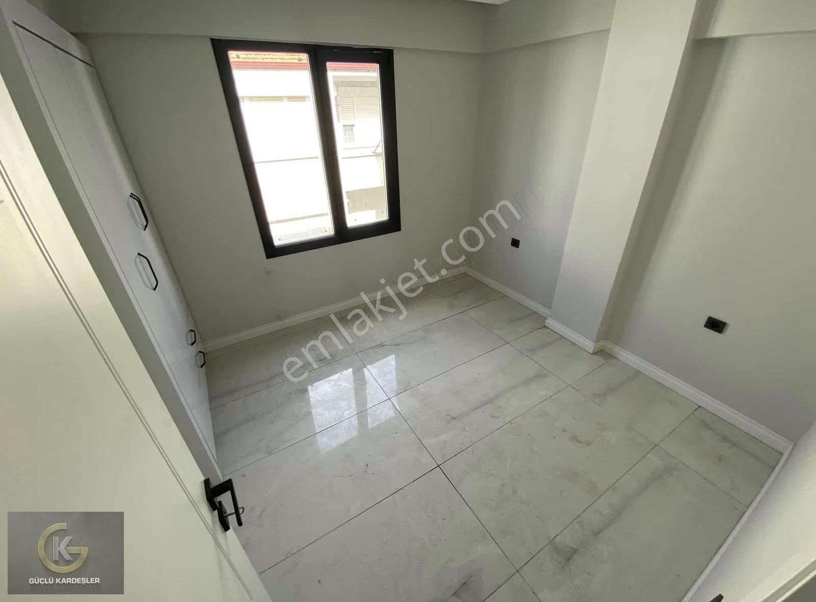 Güçlü Kardeşler Denize 150mt 1+1 Teraslı Dubleks Daire - Görsel 16