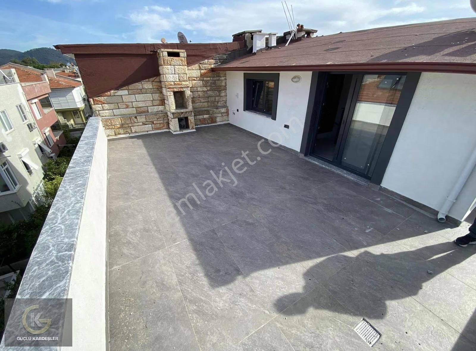Güçlü Kardeşler Denize 150mt 1+1 Teraslı Dubleks Daire - Görsel 12