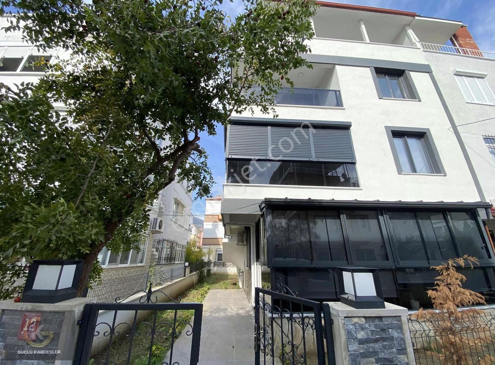 Güçlü Kardeşler Denize 150mt 1+1 Teraslı Dubleks Daire - Görsel 3