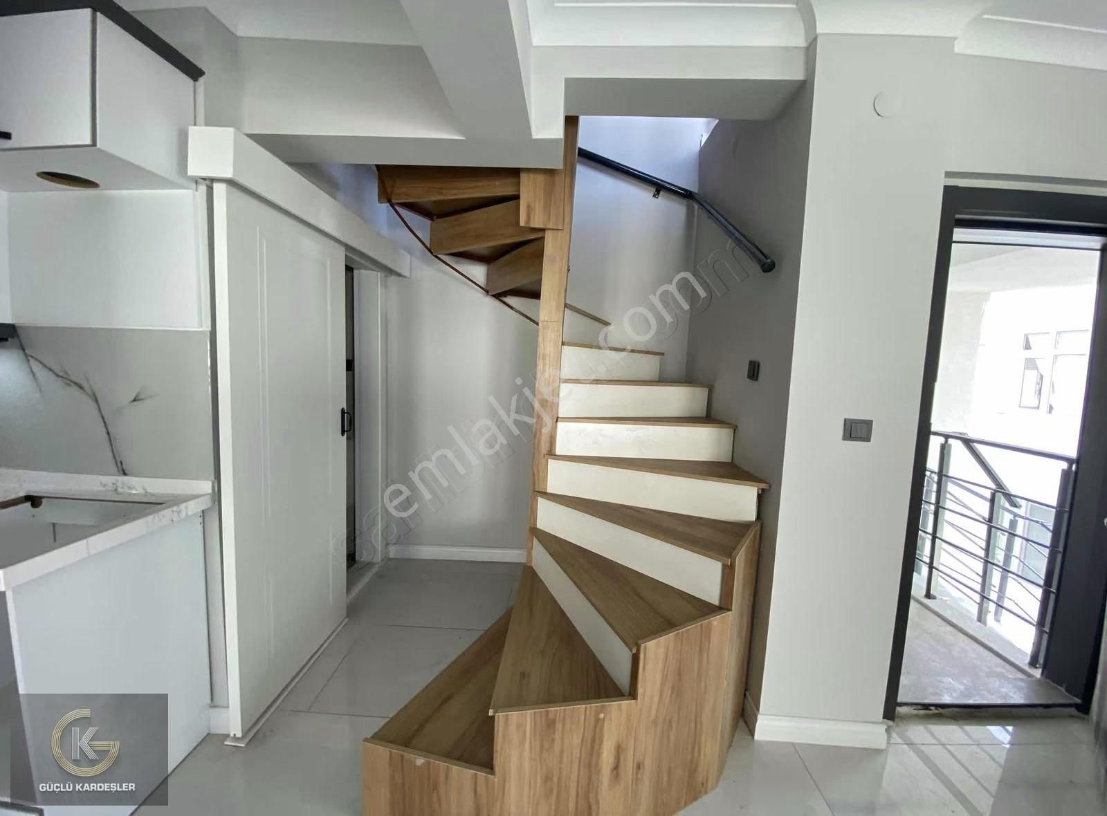 Güçlü Kardeşler Denize 150mt 1+1 Teraslı Dubleks Daire - Görsel 14