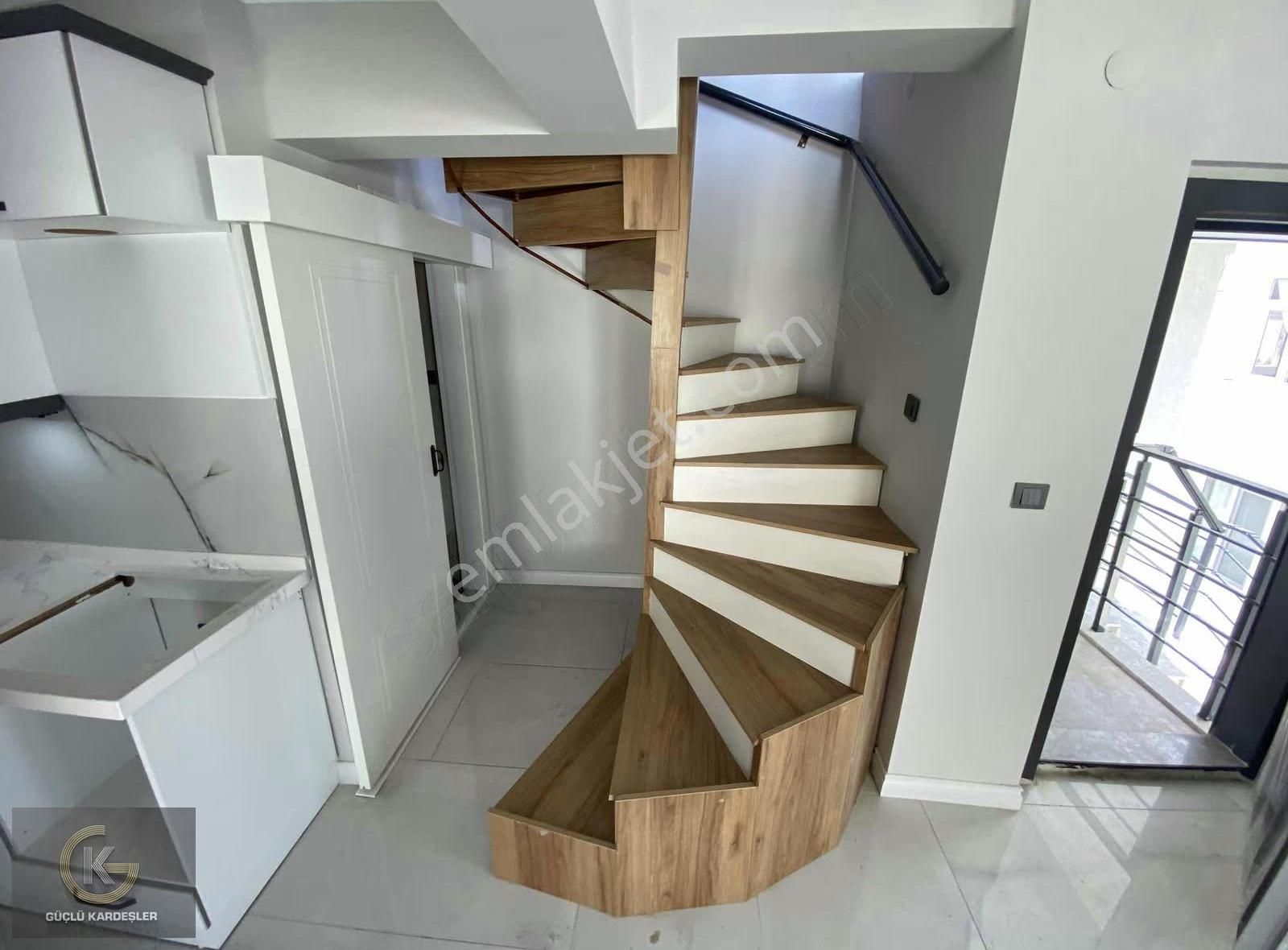 Güçlü Kardeşler Denize 150mt 1+1 Teraslı Dubleks Daire - Görsel 13
