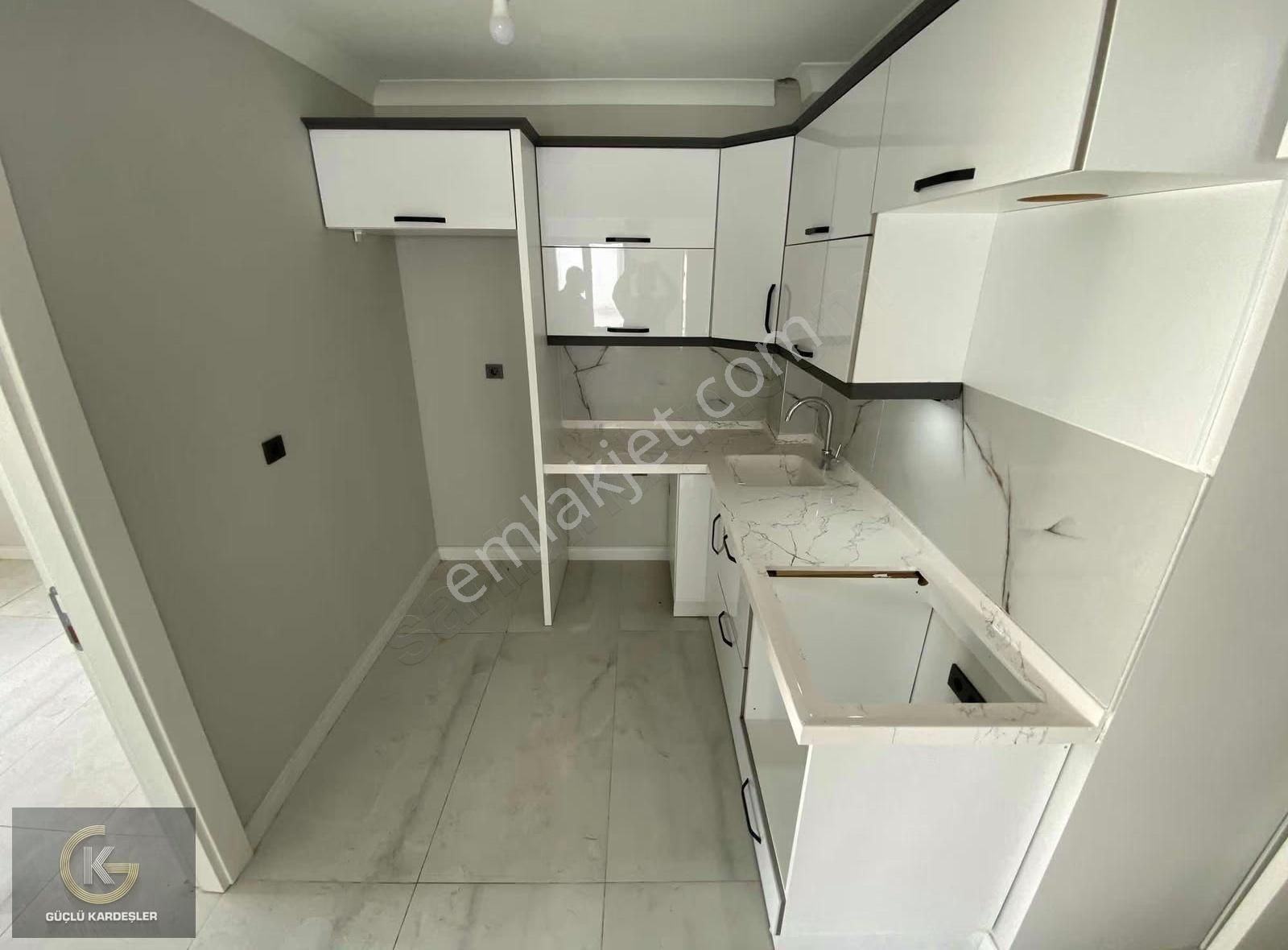Güçlü Kardeşler Denize 150mt 1+1 Teraslı Dubleks Daire - Görsel 2
