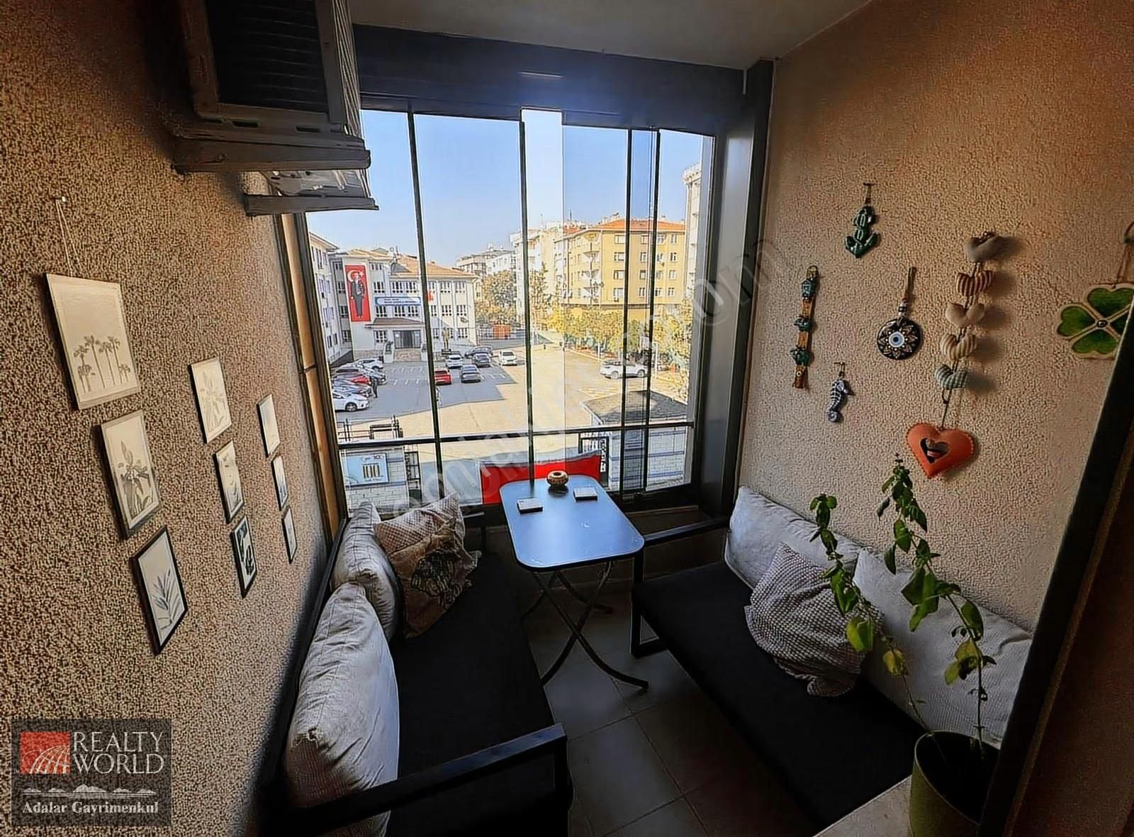 İdealtepe Mahallesinde Merkezi Konum 3+1 Ara Kat Satılık Daire - Görsel 8