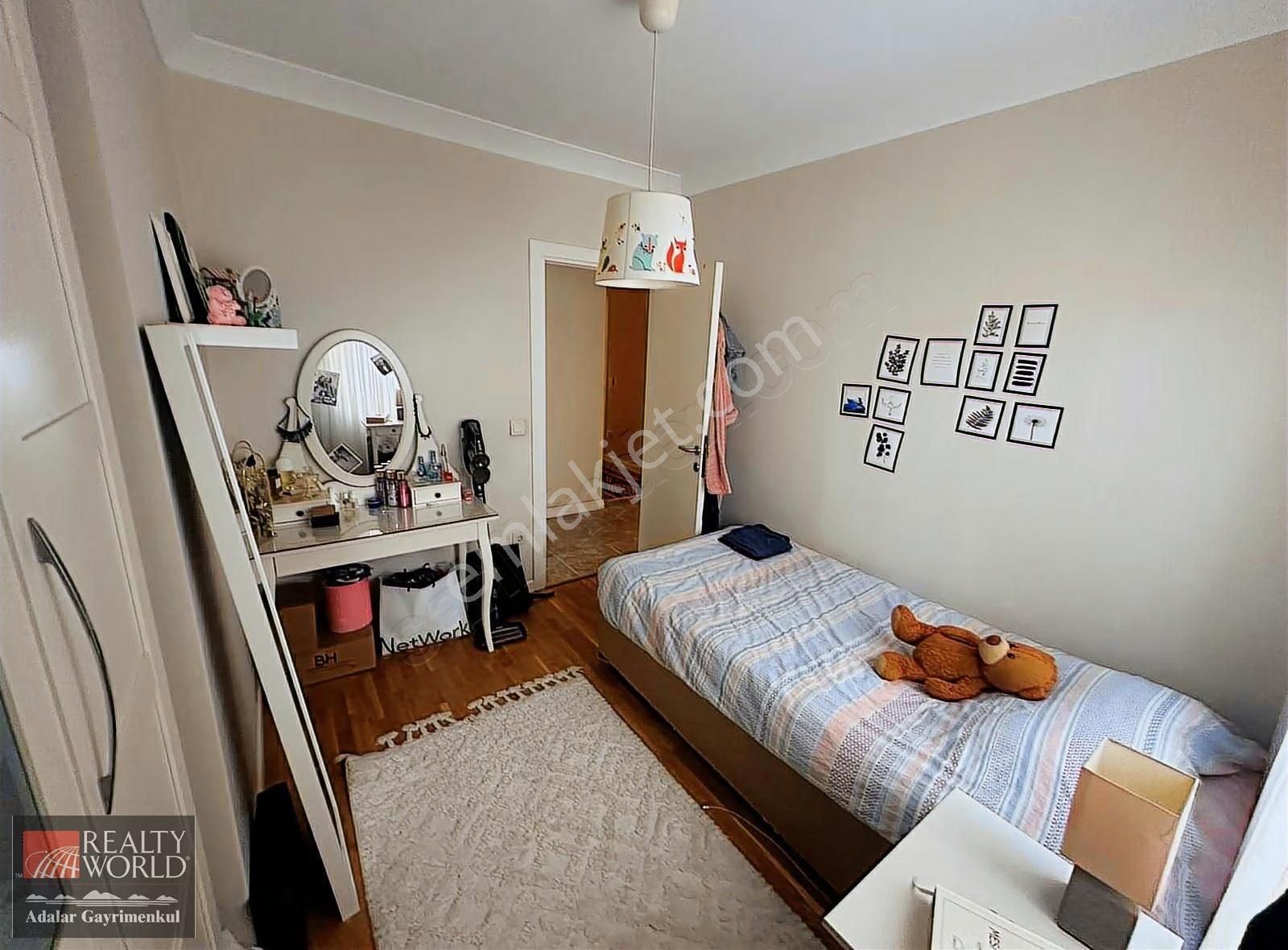 İdealtepe Mahallesinde Merkezi Konum 3+1 Ara Kat Satılık Daire - Görsel 17