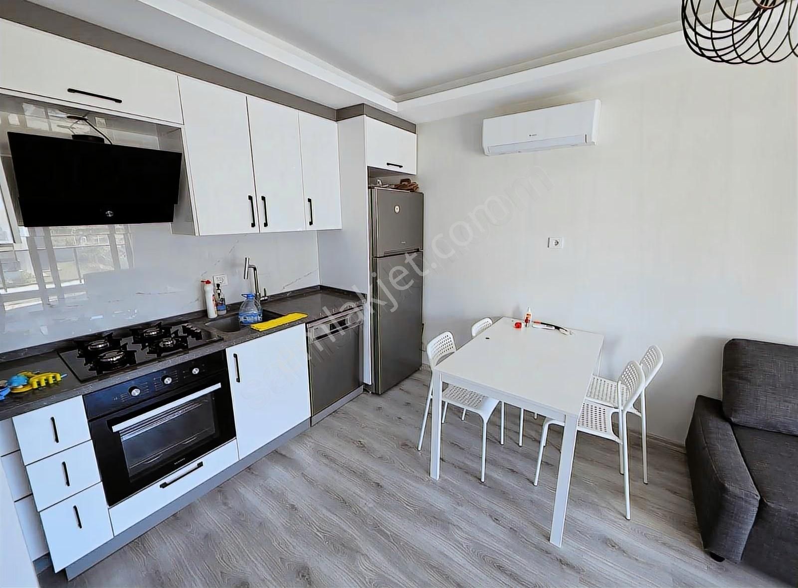 Ara Kat Eşyalı 1+1 / Havuz Manzaralı / İskan Var / Yeniköy - Görsel 9