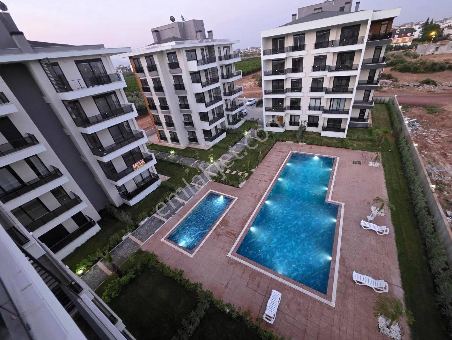 Ara Kat Eşyalı 1+1 / Havuz Manzaralı / İskan Var / Yeniköy - Görsel 8