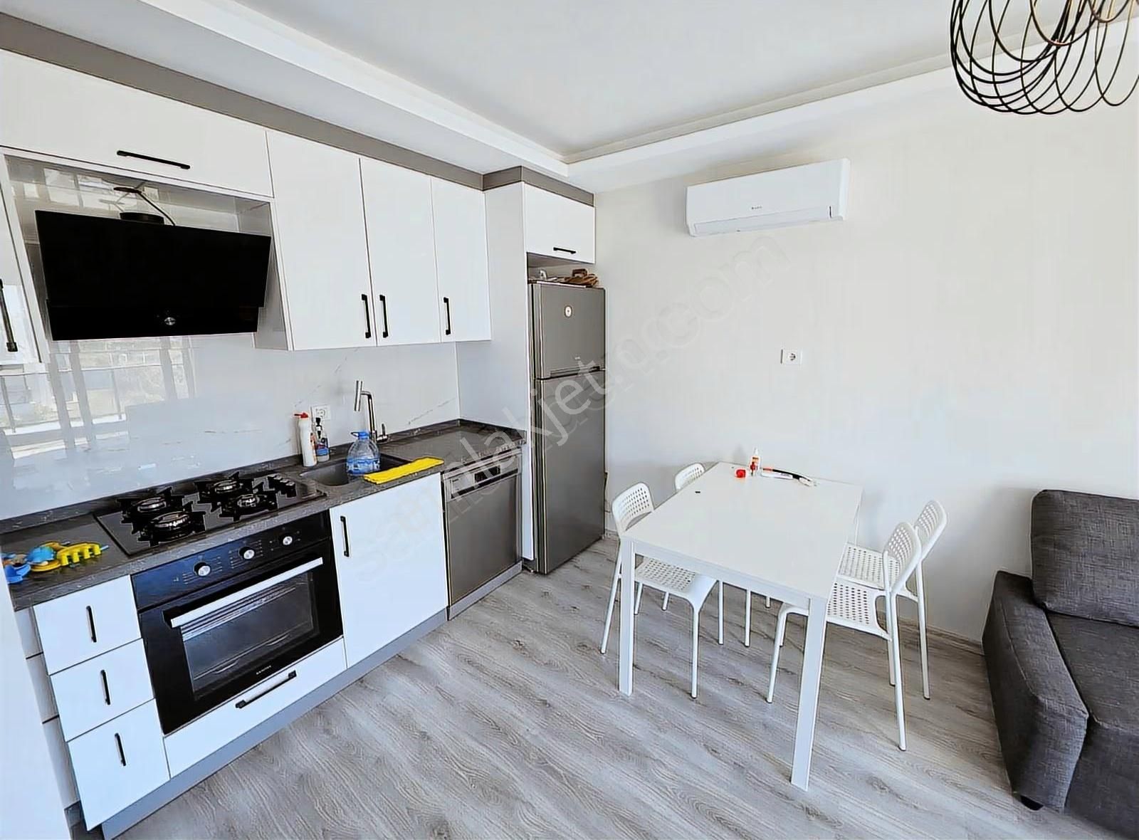 Ara Kat Eşyalı 1+1 / Havuz Manzaralı / İskan Var / Yeniköy - Görsel 13