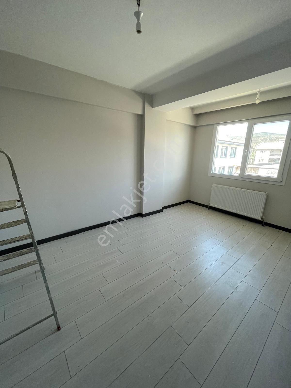 Bergama Fatih Mah Nefes Park Evleri Site İçerisinde 2+1 Geniş Kiralık Daire - Görsel 9