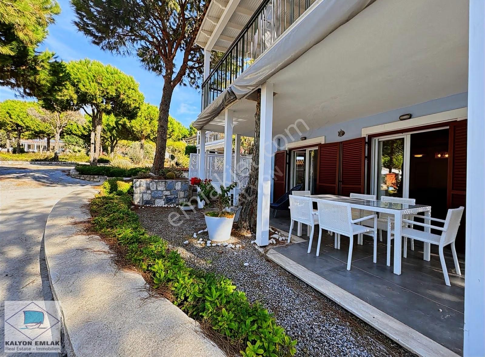 Çeşme Ayasaranda'da Satılık Denize Sıfır Residance Bahçeli Daire - Görsel 19