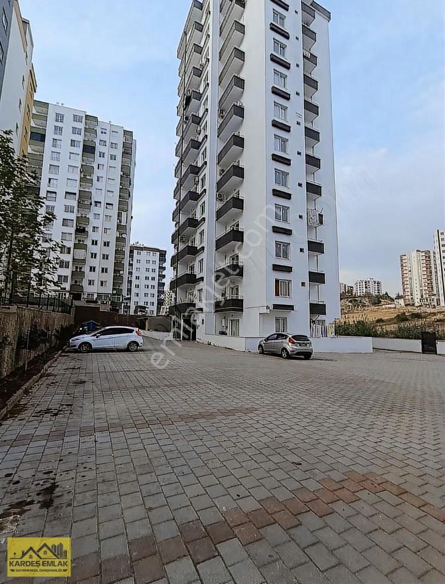 Kardeş Emlak Tan Gültepe Gelincik Cd Eşyalı 1+1 Satılık Daire