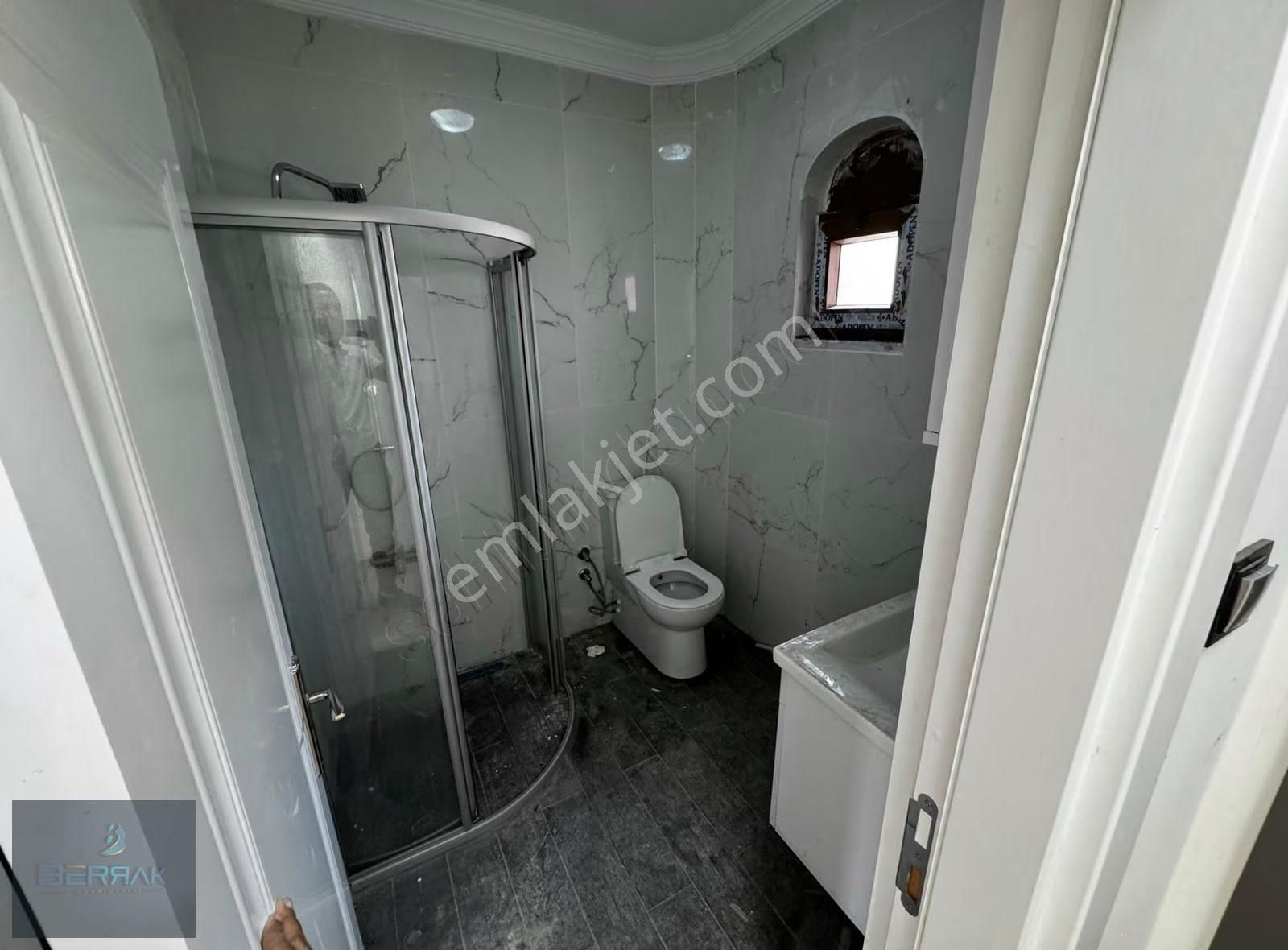 Site İçinde Geniş Teras Ve Bahçeli Barbekülü 4+1 Triplex Villa - Görsel 8