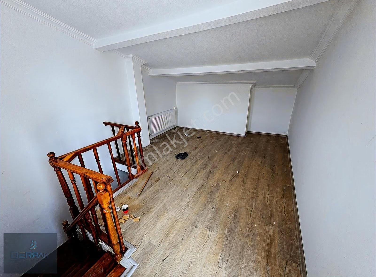 Site İçinde Geniş Teras Ve Bahçeli Barbekülü 4+1 Triplex Villa - Görsel 9