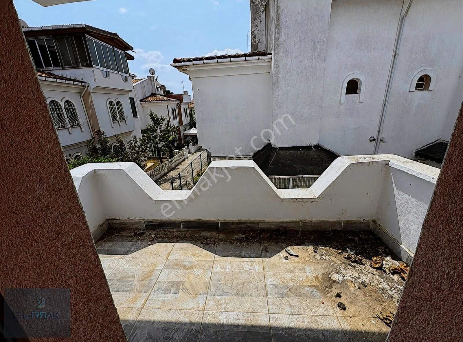 Site İçinde Geniş Teras Ve Bahçeli Barbekülü 4+1 Triplex Villa - Görsel 12