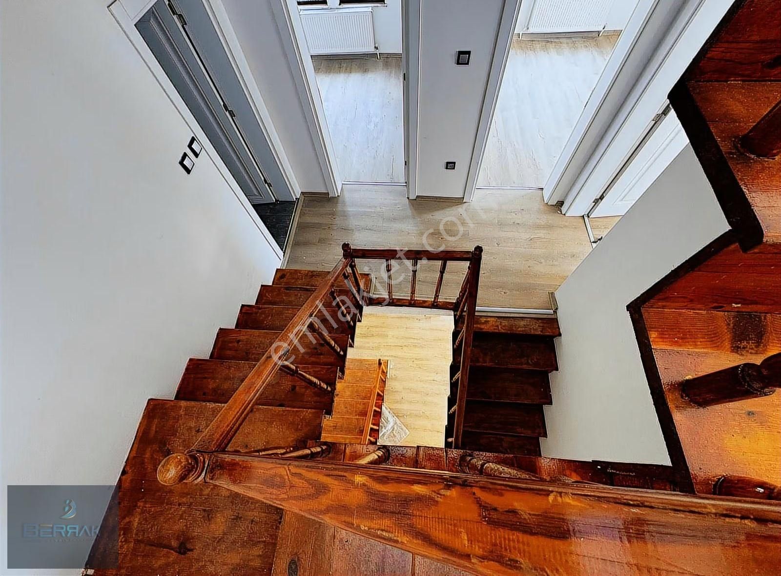 Site İçinde Geniş Teras Ve Bahçeli Barbekülü 4+1 Triplex Villa - Görsel 5