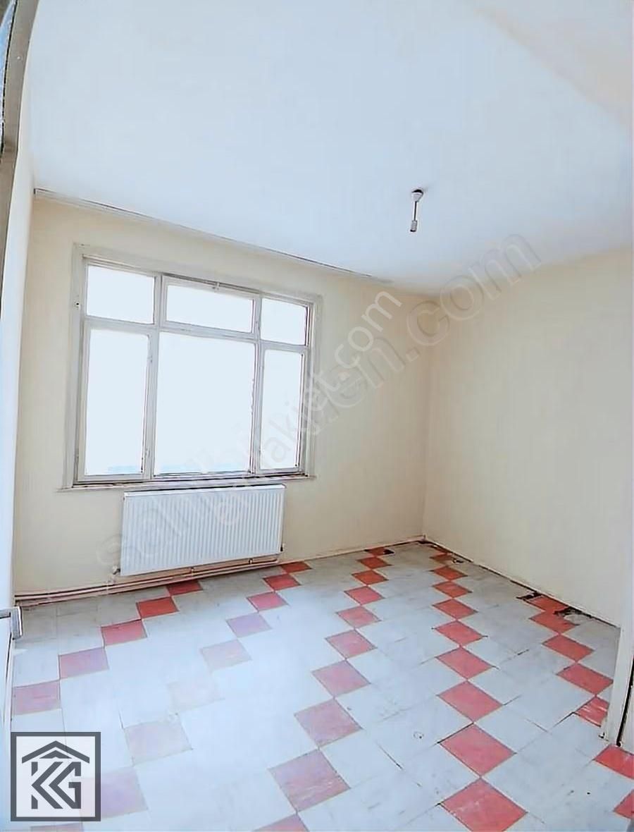 Kocalar'dan Çarşı Merkeze Yakını 3.kat 3+1 Boş Daire