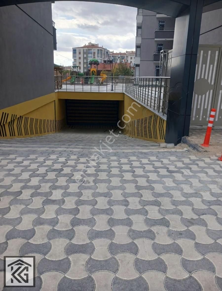 İşgalaman Cadde Üzeri Ali Ulvi Fetih Caddessi Mevlana Yakın 2+1 - Görsel 6