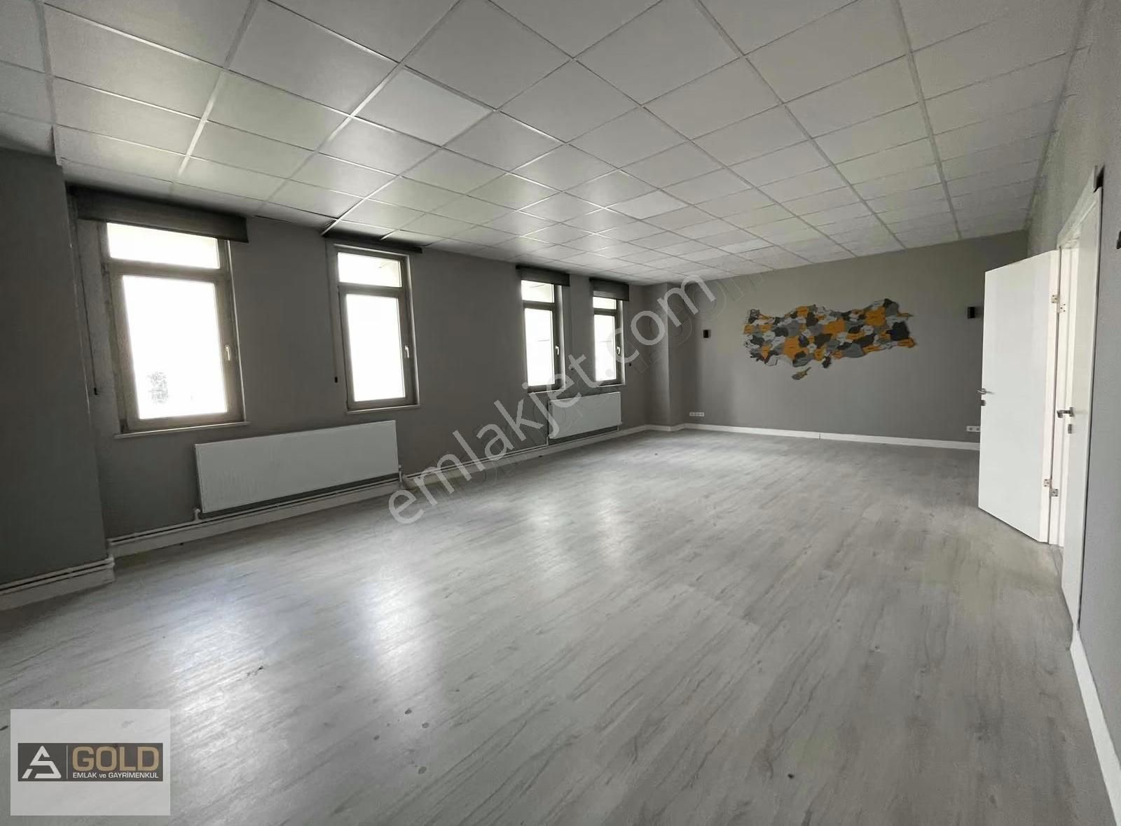 Bahçeşehir Bahçekent Te 180m2 Ofis Kapalı Garajlı Anacadde De - Görsel 2