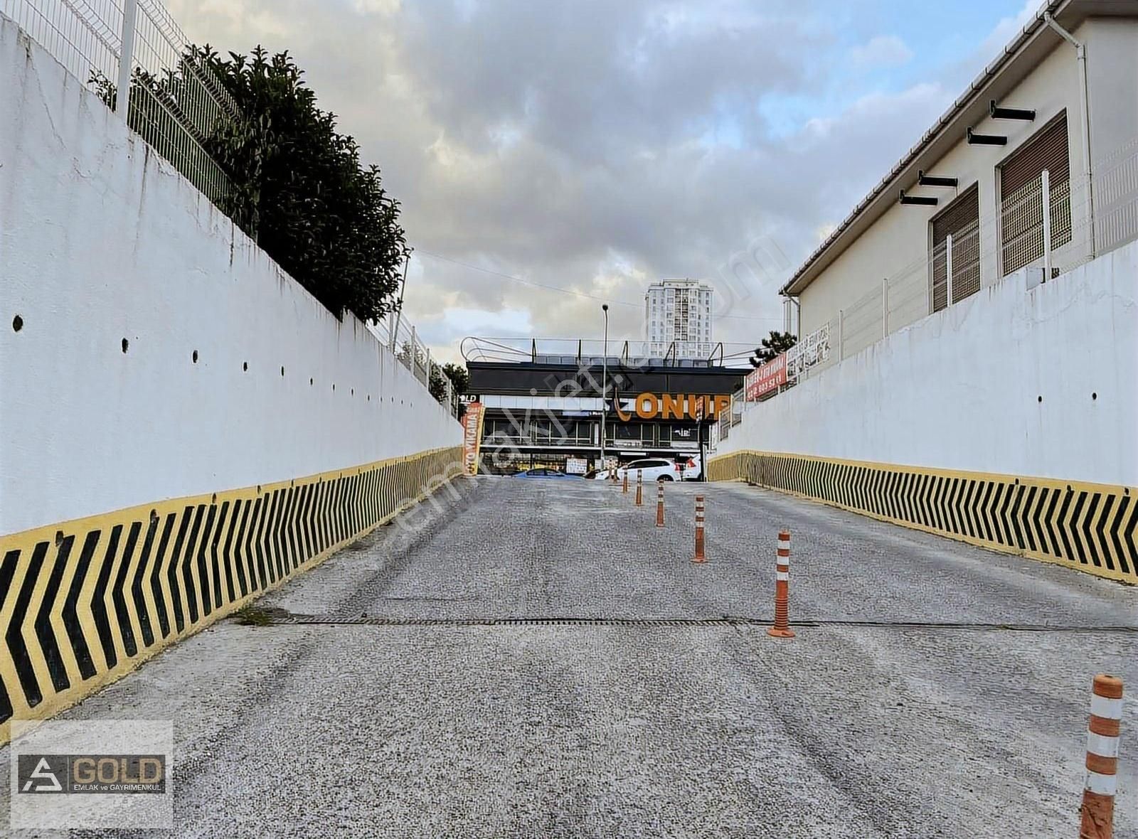 Bahçeşehir Bahçekent Devren Oto Yıkama Ruhsatlı Kapalı Garajda - Görsel 4