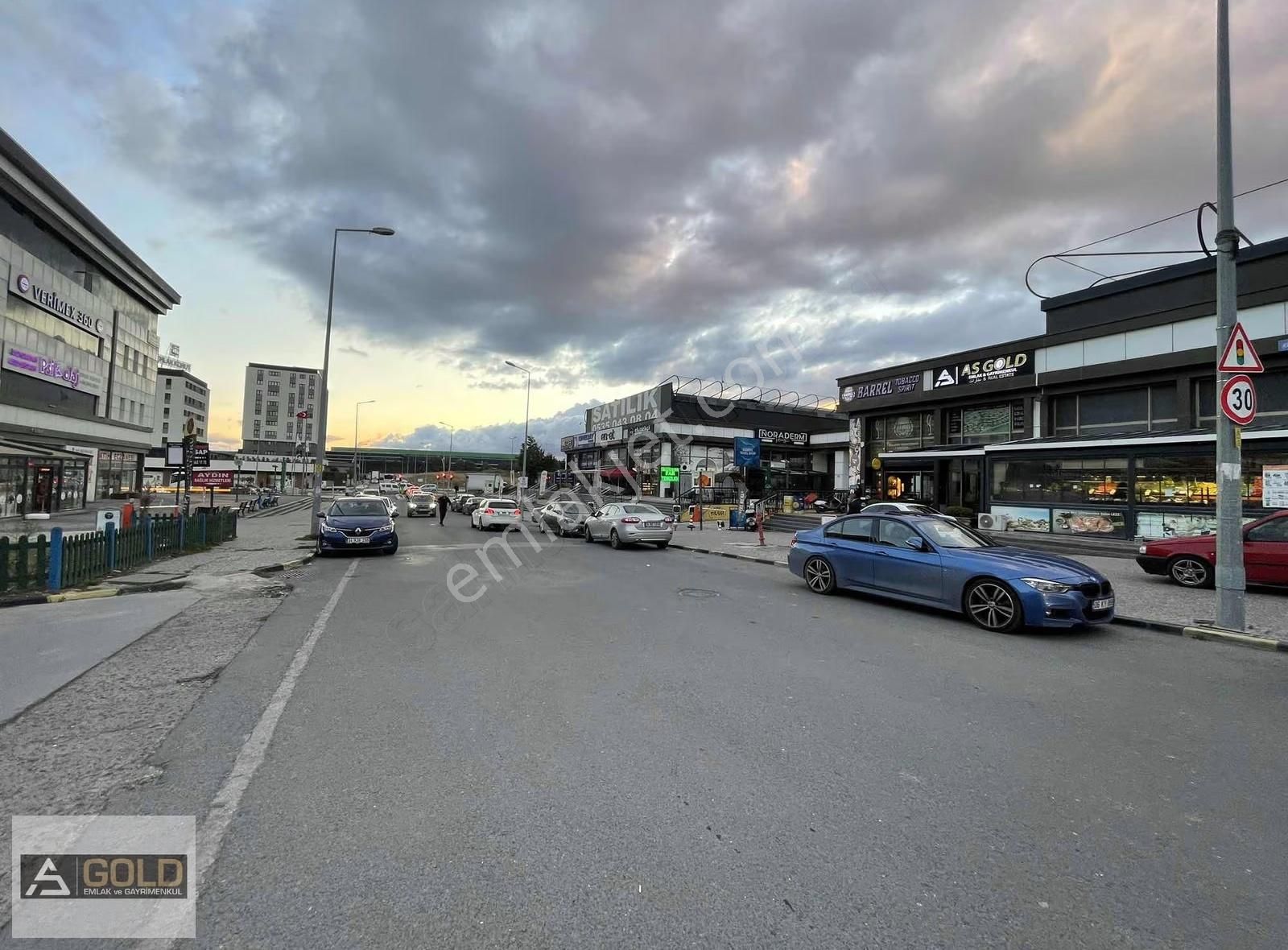 Bahçeşehir Bahçekent Devren Oto Yıkama Ruhsatlı Kapalı Garajda - Görsel 14