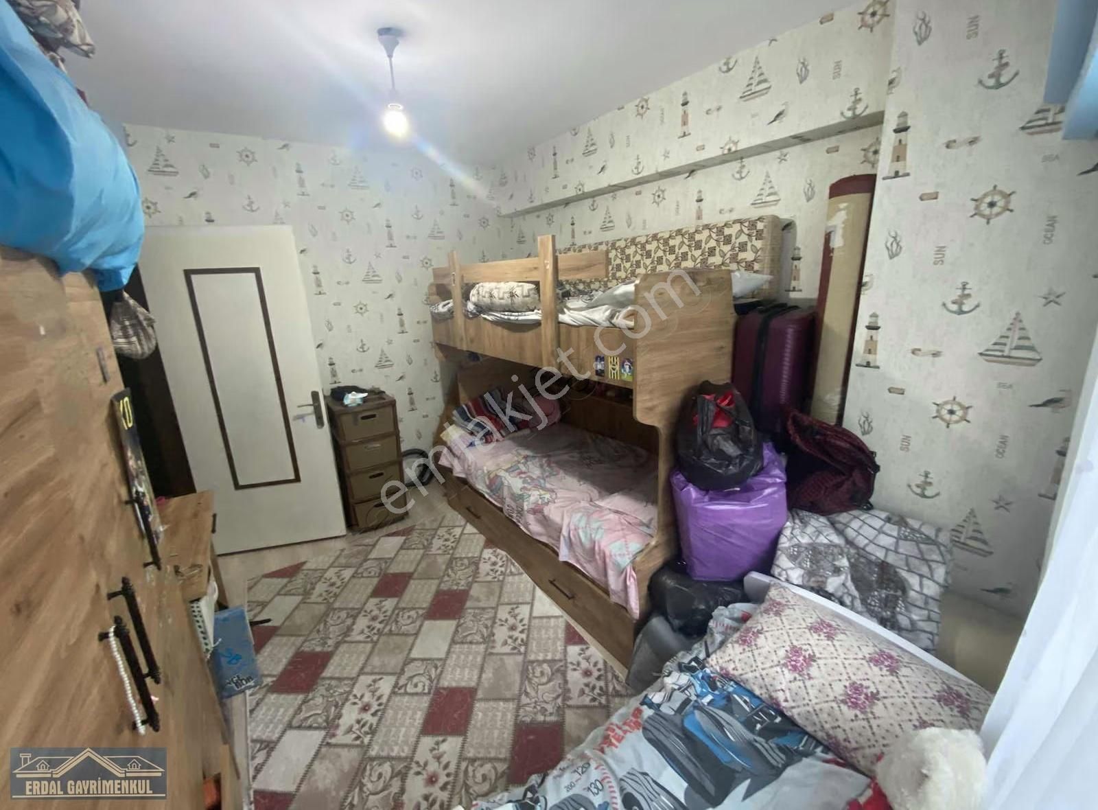Cadde Üstü Köşe Başı Ara Kat Satılık Daire.. - Görsel 13