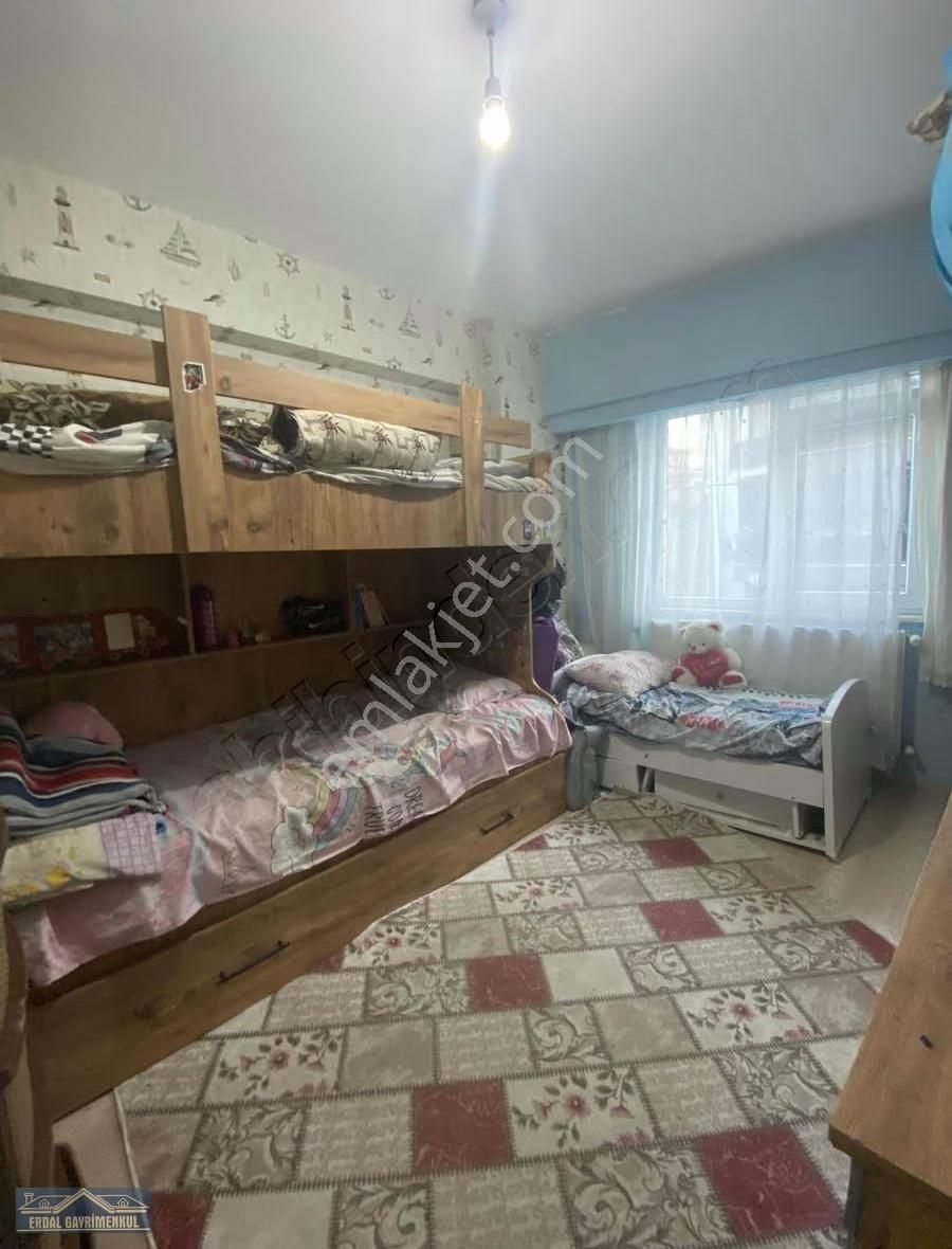Cadde Üstü Köşe Başı Ara Kat Satılık Daire.. - Görsel 11