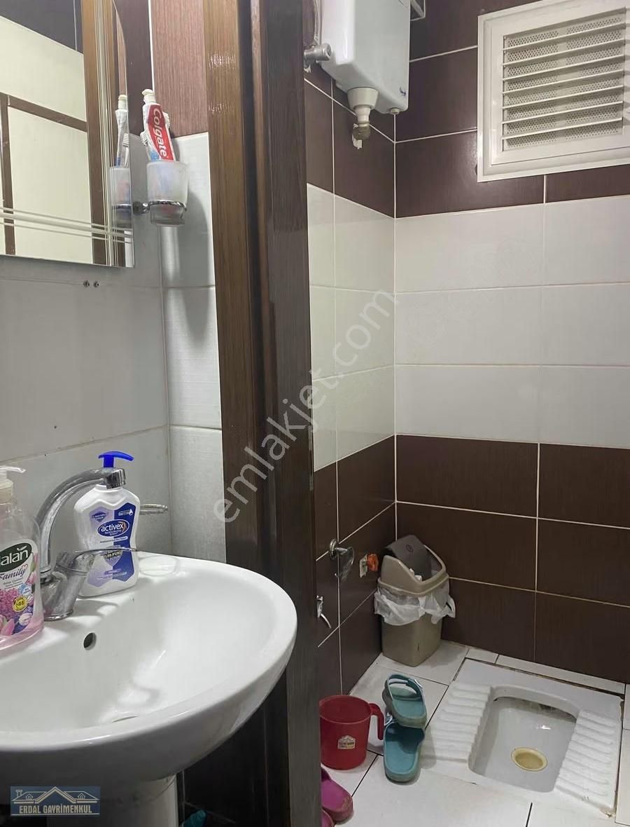 Cadde Üstü Köşe Başı Ara Kat Satılık Daire.. - Görsel 3