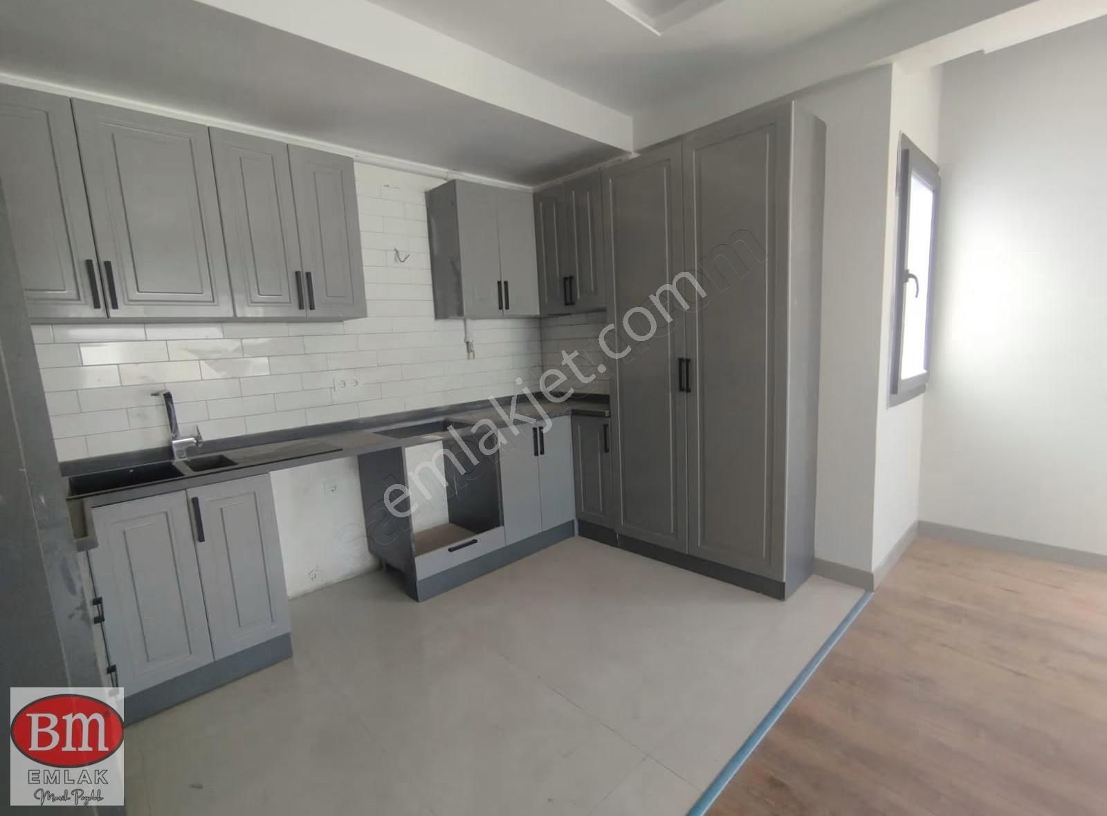 Bm''den Mezitli Yaşar Doğu Cad. Sıfır 2+1 Kombili Havuzlu Daire - Görsel 3