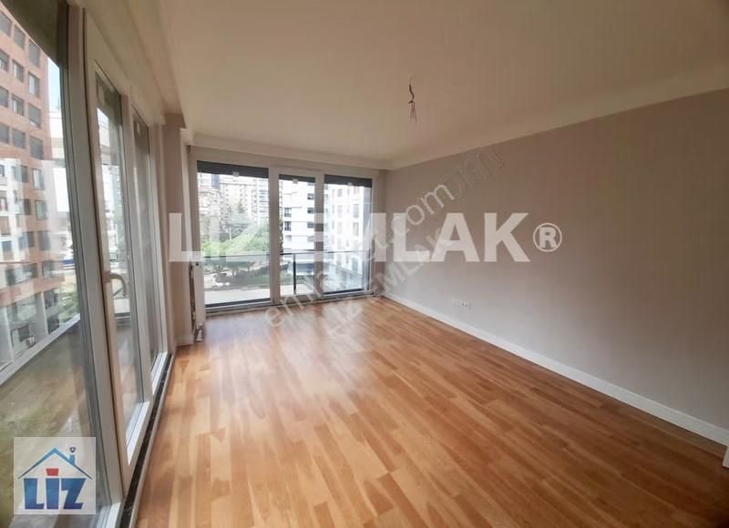 Suadiye'de 7/24 Güvenlikli Site Konzepti Binada 79 M2 Net 2+1 - Görsel 22