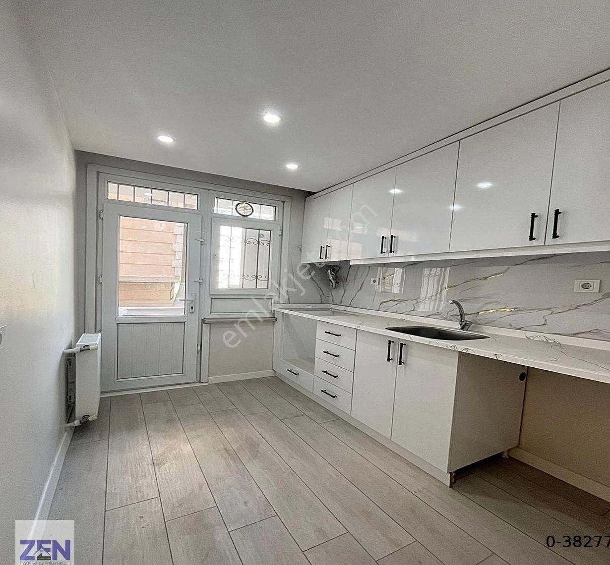 Krediye Uygun Merkezde İçi Full Dekorlu 2+1 Satılık Daire - Görsel 12