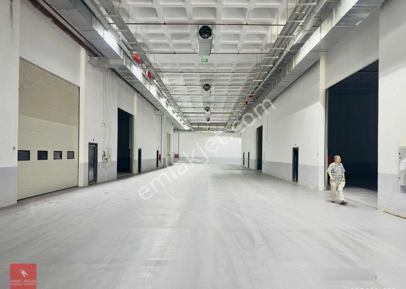 Akçaburgazda Sıfır Yeni Yapı Önü Açık 7.30 H Düz Giriş 1500 M2