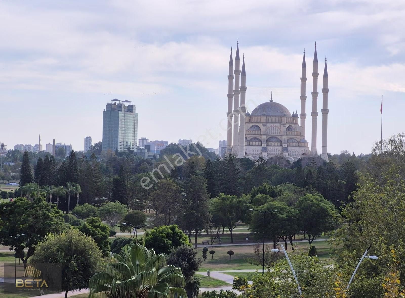 Reşatbey'de Fuzuli Cad.üzeri Merkez Park Manzaralı 3+1 Satılık