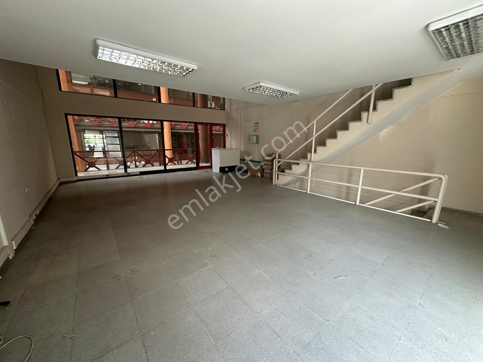Tekstilkent Emlak'tan Kademeli Cadde'de 180 M2 Kiralık İş Yeri - Görsel 3