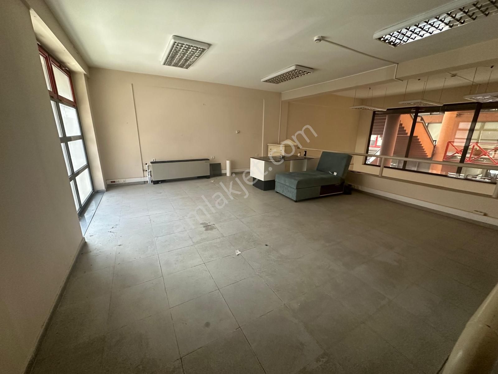 Tekstilkent Emlak'tan Kademeli Cadde'de 180 M2 Kiralık İş Yeri - Görsel 6