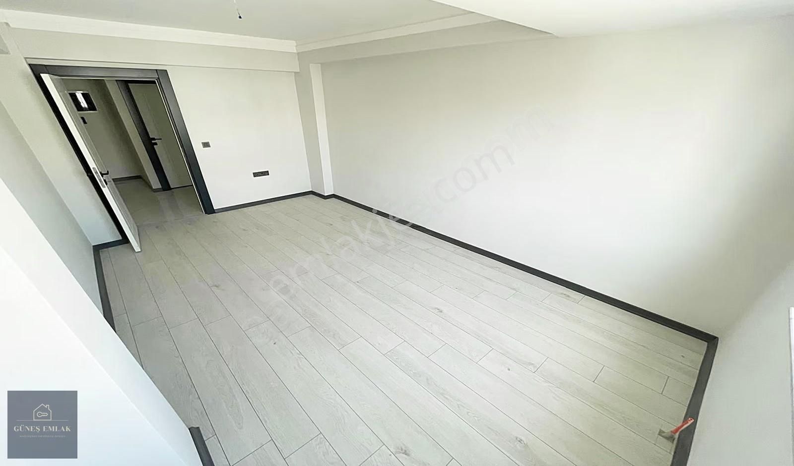 Yenikent'te 3 Bloklu Sitede Ara Kat 3+1 Geniş Daire - Görsel 23