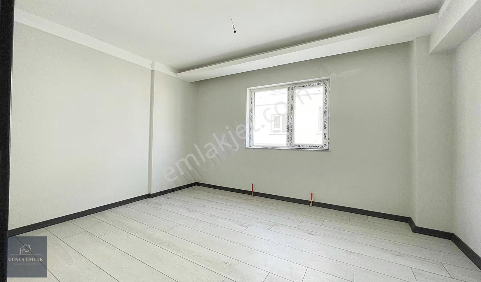 Yenikent'te 3 Bloklu Sitede Ara Kat 3+1 Geniş Daire - Görsel 15
