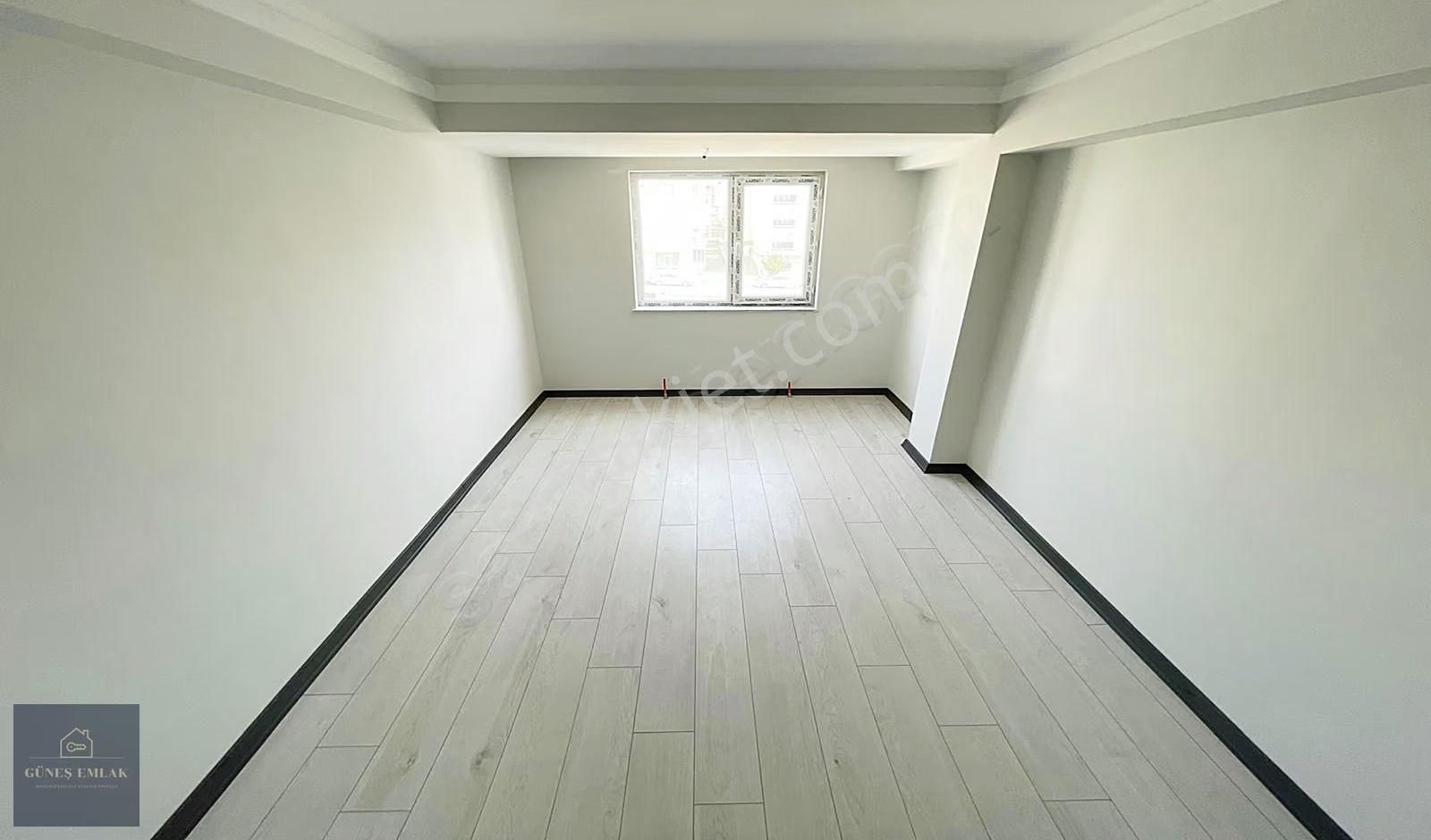 Yenikent'te 3 Bloklu Sitede Ara Kat 3+1 Geniş Daire - Görsel 34