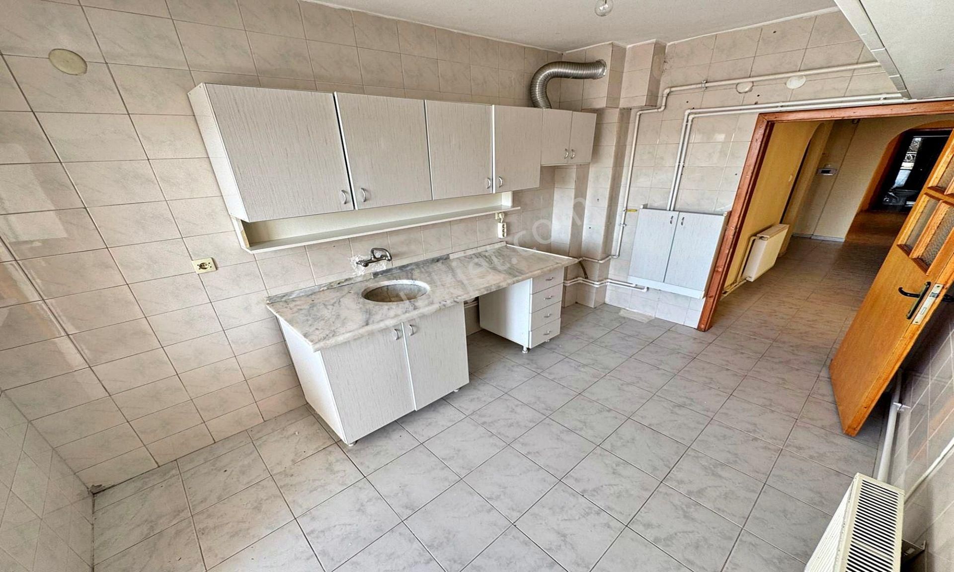 Sanatoryum Hastanesi Karşısında Merkezi Konumda Katta 3+1 Kiralık Daire - Görsel 10