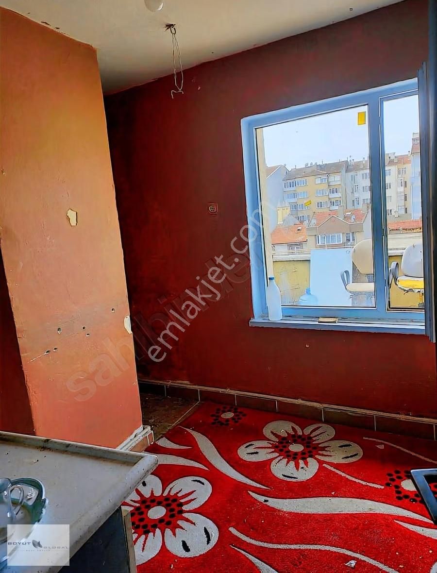 Boyut Global'den Kırım Cd.üzerinde Kombili Teraslı 2+1 Daire - Görsel 2