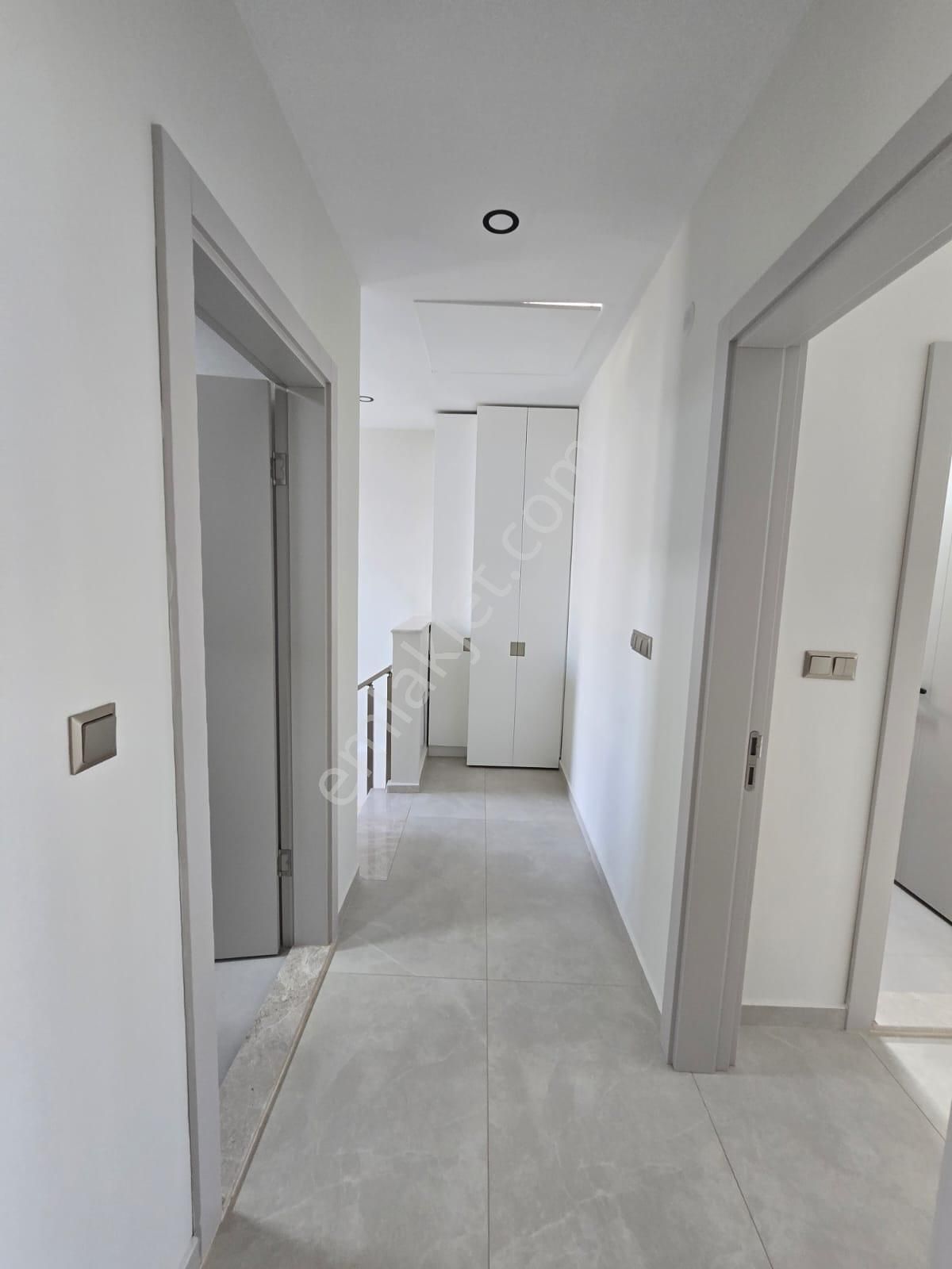 Akbükte 310 M2 Arsa Payına Sahip Deniz Manzaralı Satılık Villa - Görsel 4