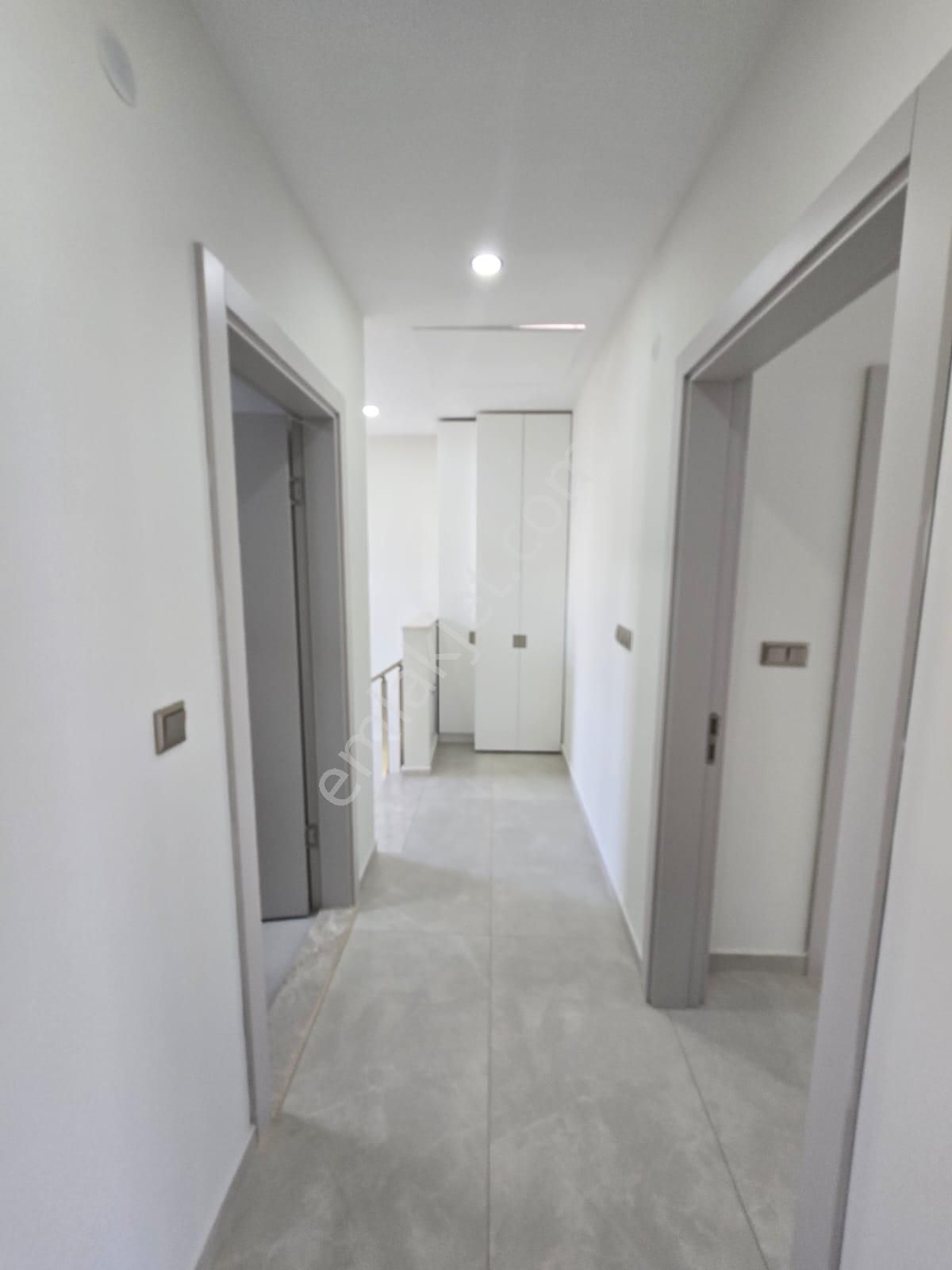 Akbükte 310 M2 Arsa Payına Sahip Deniz Manzaralı Satılık Villa - Görsel 3