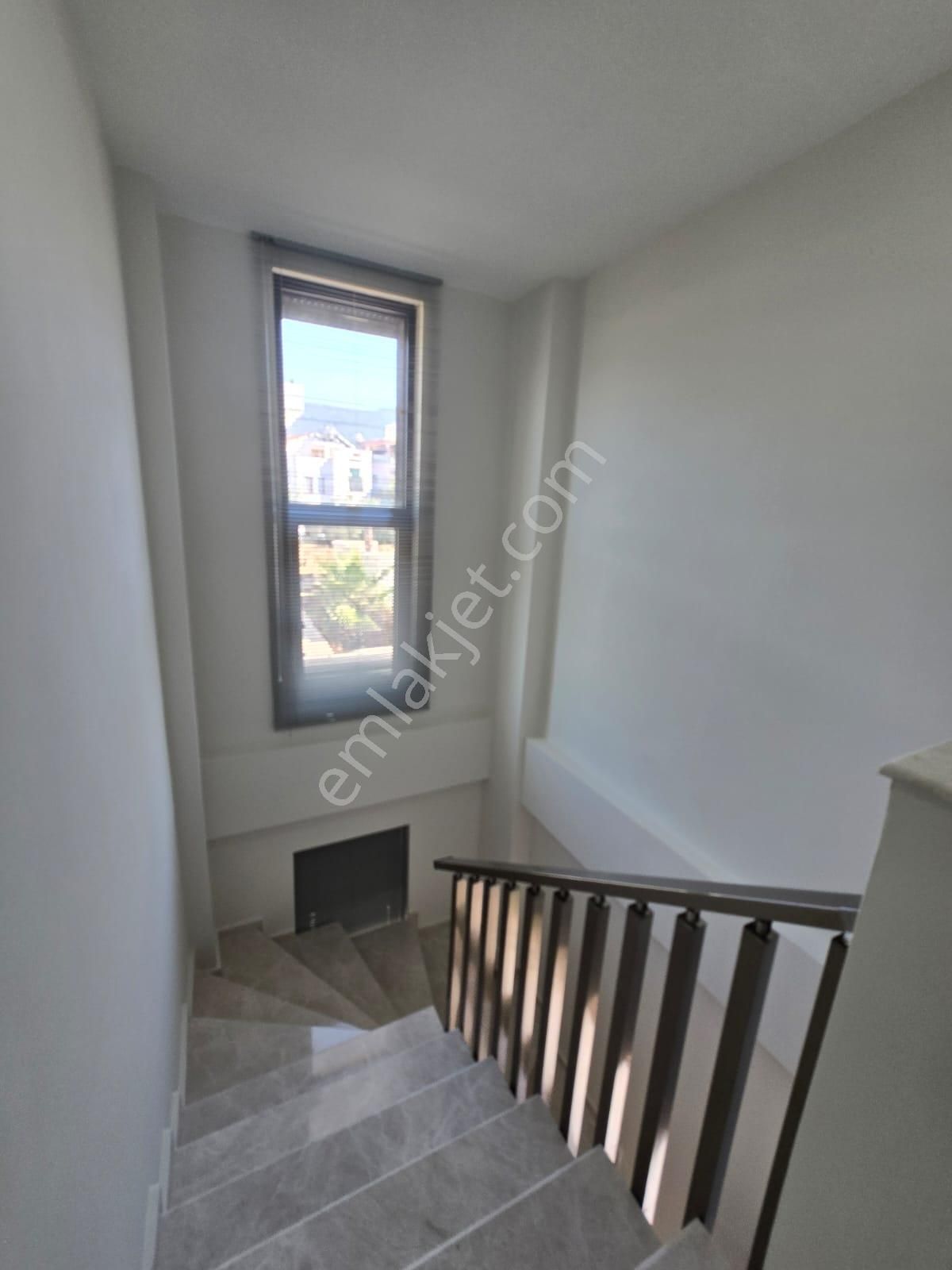 Akbükte 310 M2 Arsa Payına Sahip Deniz Manzaralı Satılık Villa - Görsel 6