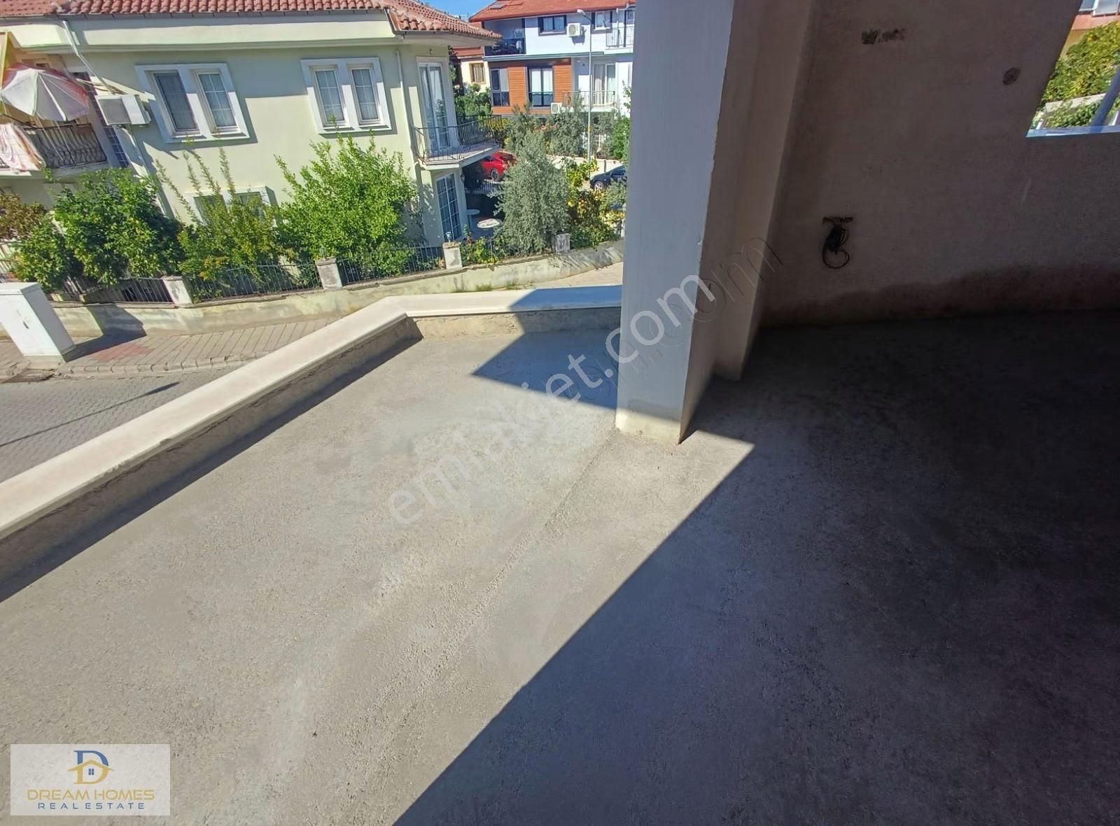 Foça'da Mükemmel Konumda Satılık 3+1 Dubleks Daire