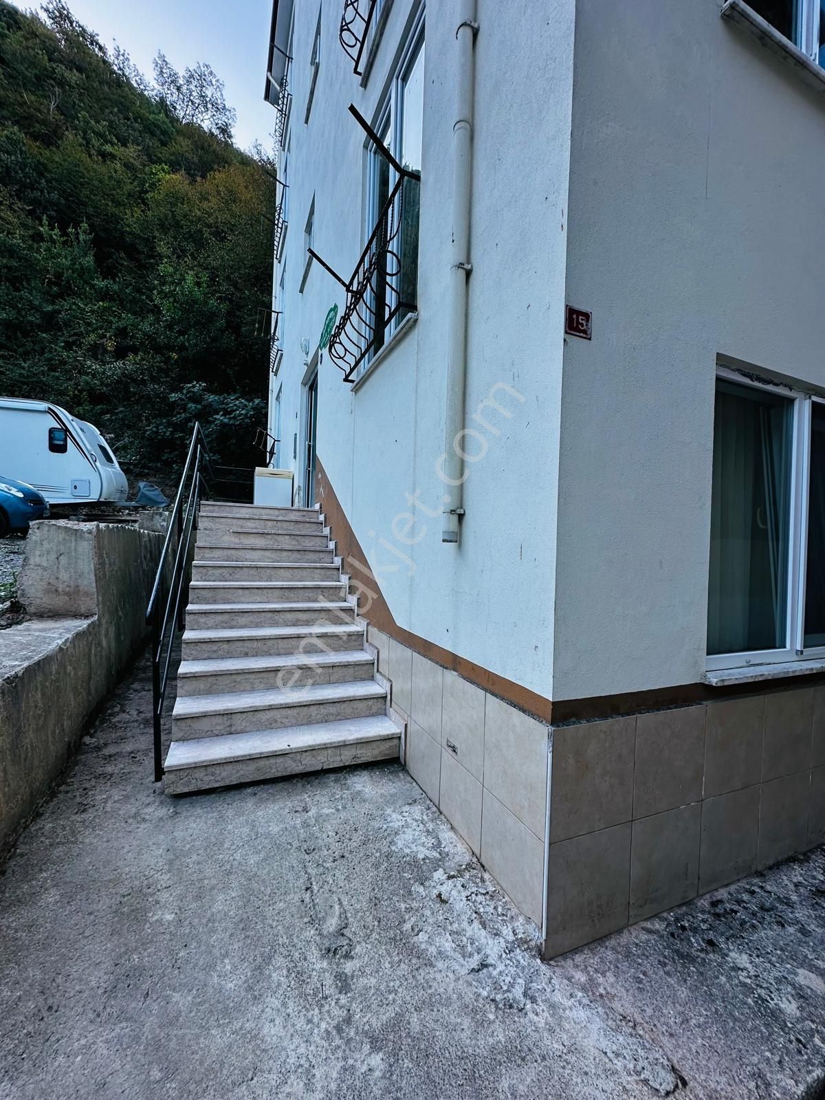 Merkez İnkum Sağ Taraf Satılık Ara Kat 2+1 Daire Eşyalı - Görsel 4