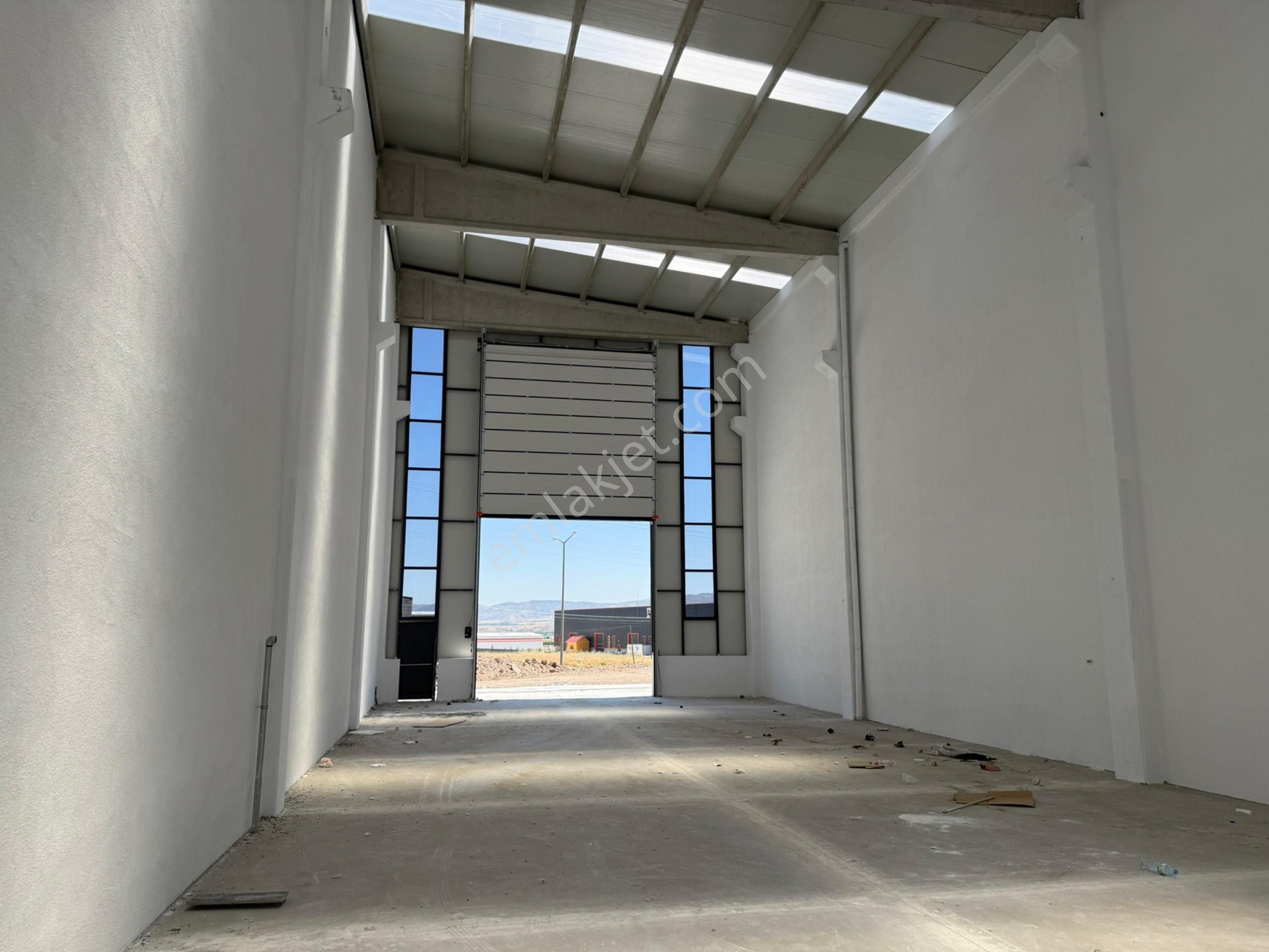 E-5 İstanbul Yoluna Cepheli 330 M2 Kapalı 400 M2 Açık Satılık Fabrika-depo - Görsel 6