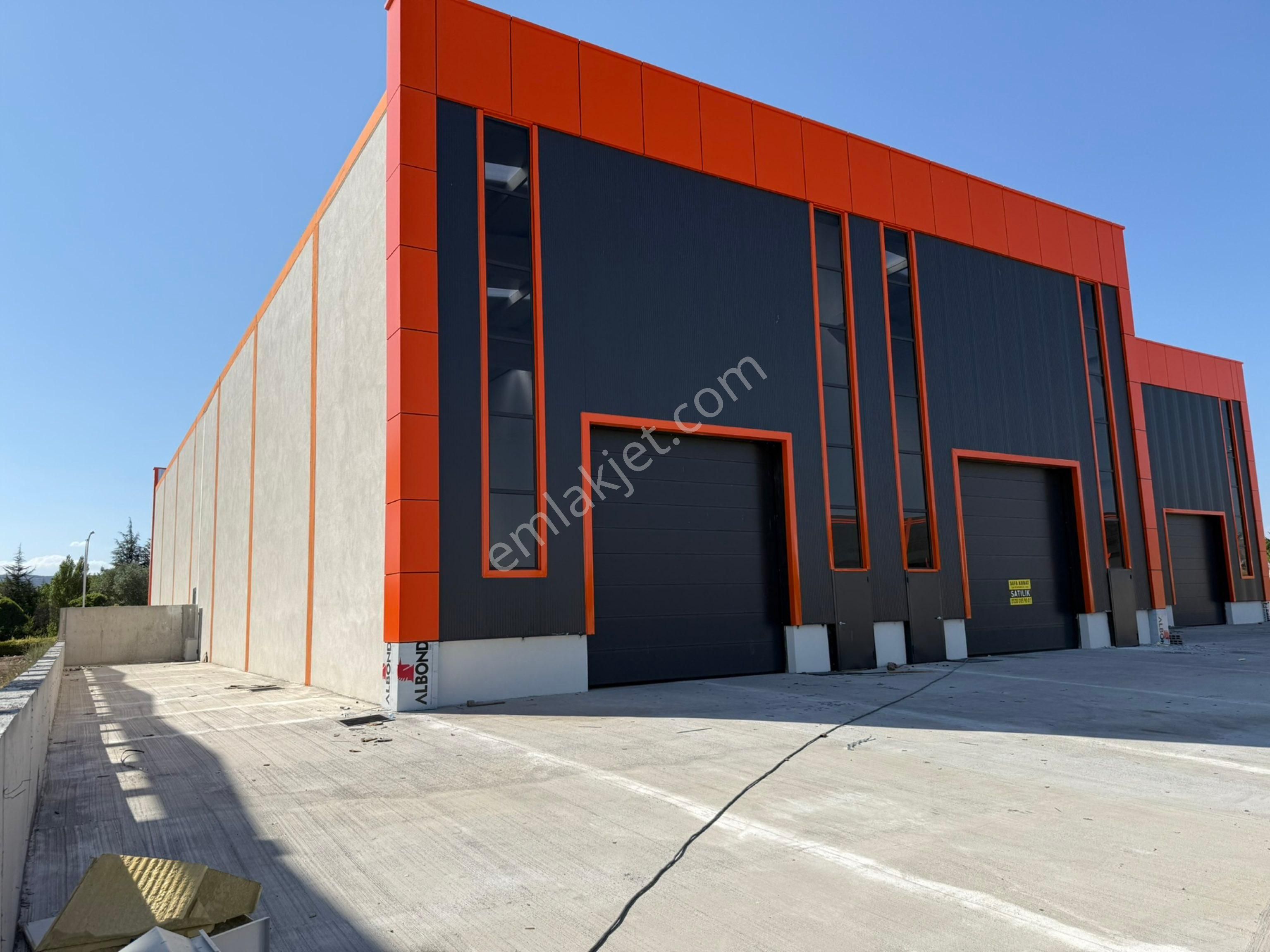 E-5 İstanbul Yoluna Cepheli 330 M2 Kapalı 400 M2 Açık Satılık Fabrika-depo - Görsel 4