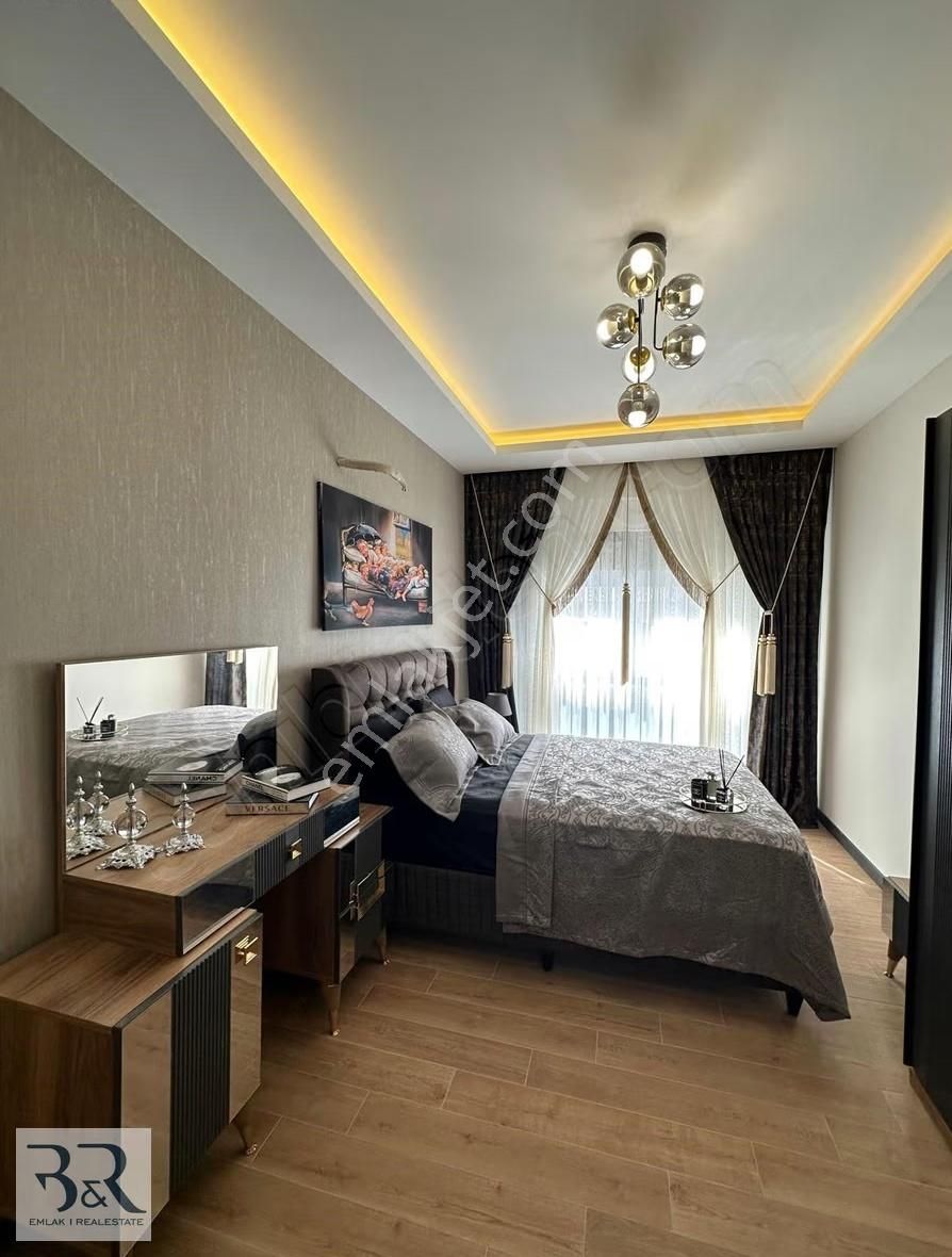 Kusadası Merkezde Havuzlu Güvenlıklı 3+1 Rezıdans - Görsel 20