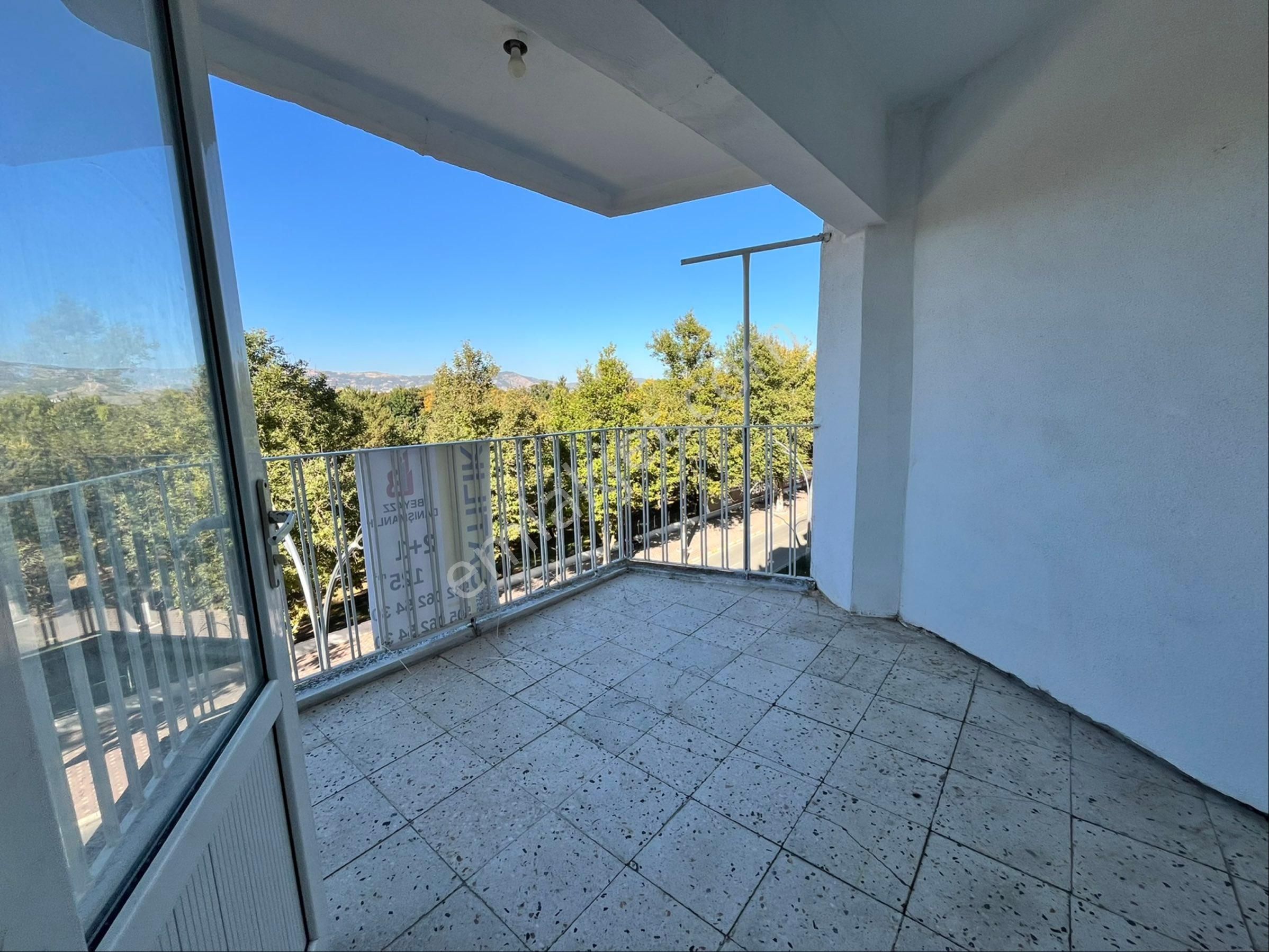 Turhal M. Fevzi Çakmak Mh. Ana Cadde Üzeri Satılık Ara Kat Daire - Görsel 8