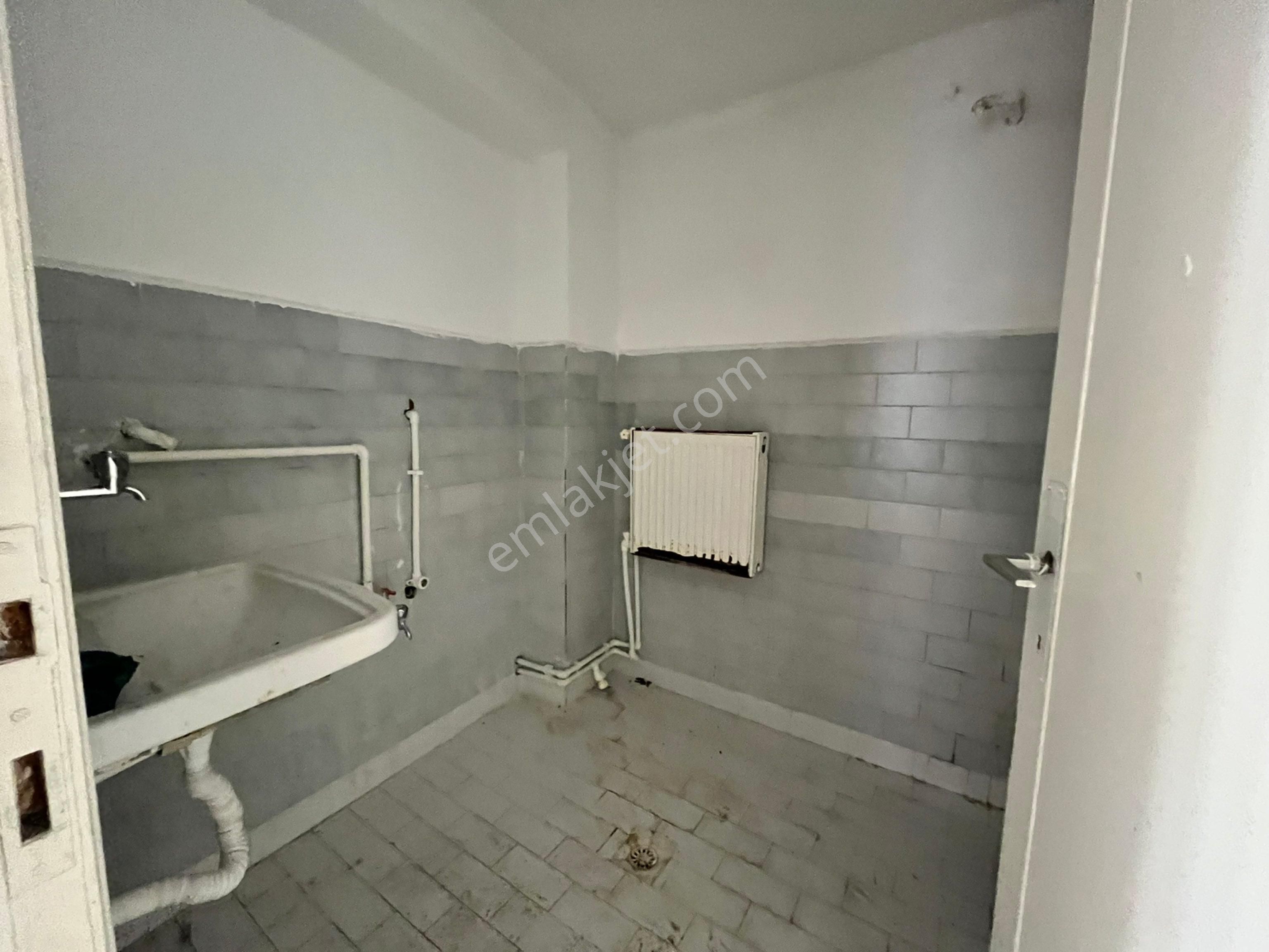 Turhal M. Fevzi Çakmak Mh. Ana Cadde Üzeri Satılık Ara Kat Daire - Görsel 7