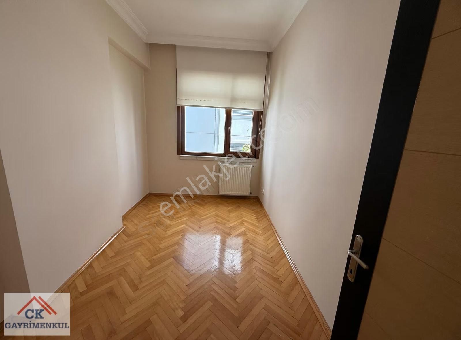 Ck'dan Suadiye Kaptan Arifde 100 M2 Satılık 3+1 - Görsel 4